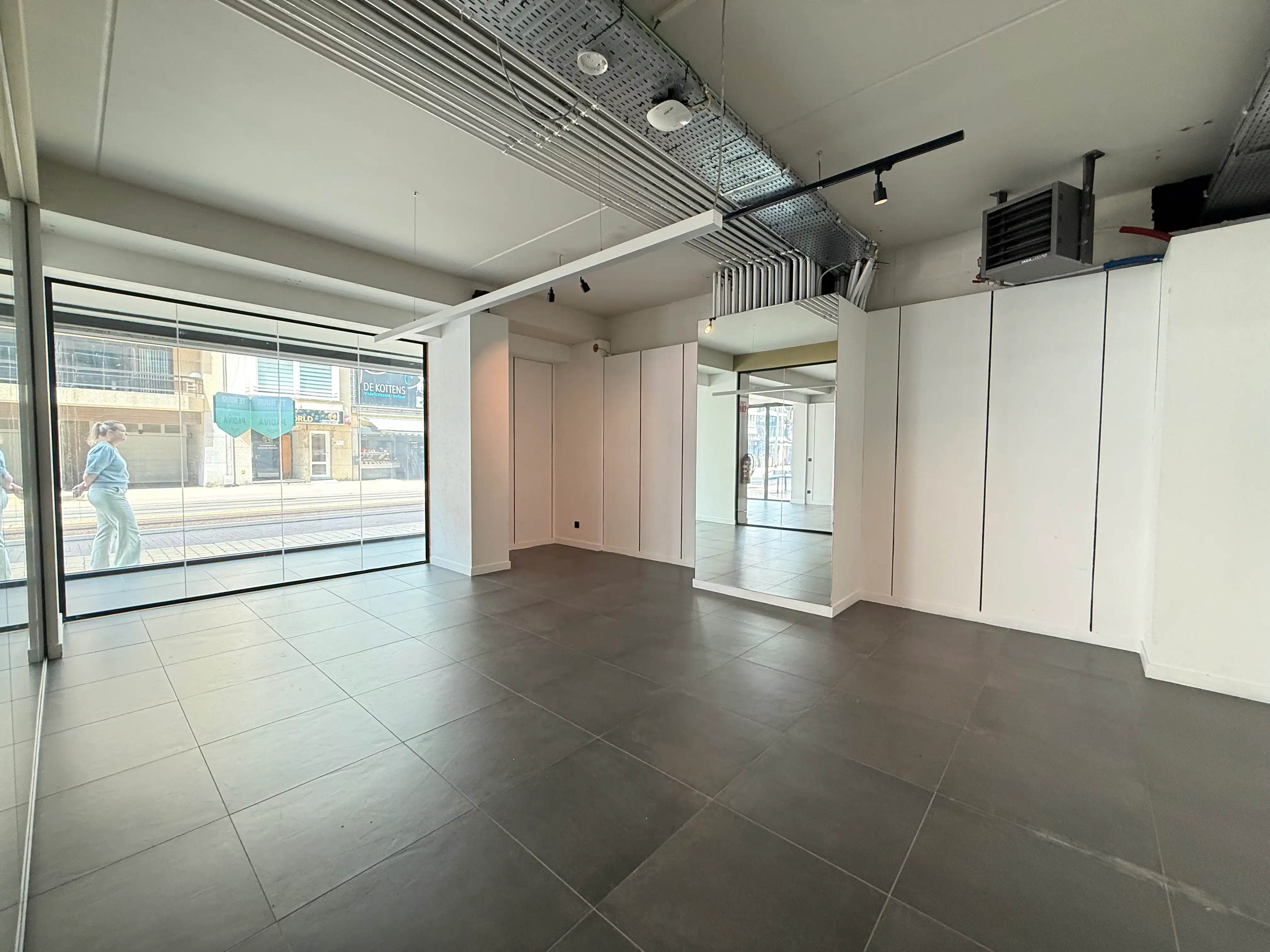 Handelsgelijkvloers 250 m² foto 5