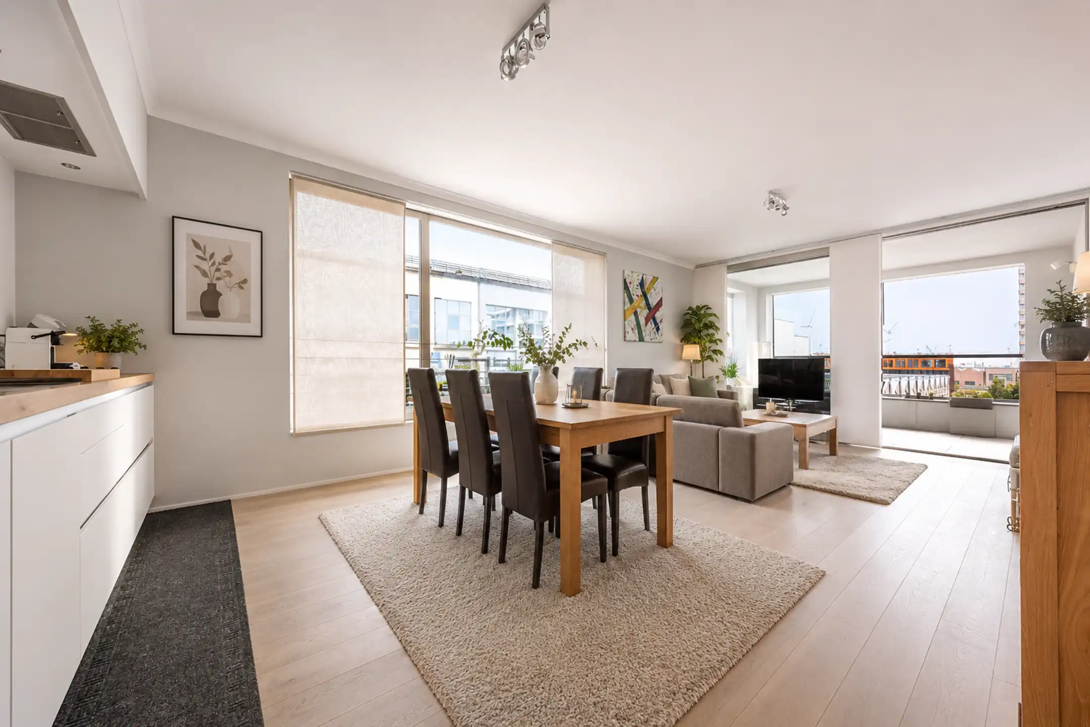 Stijlvol appartement met terras aan het Eilandje foto 6