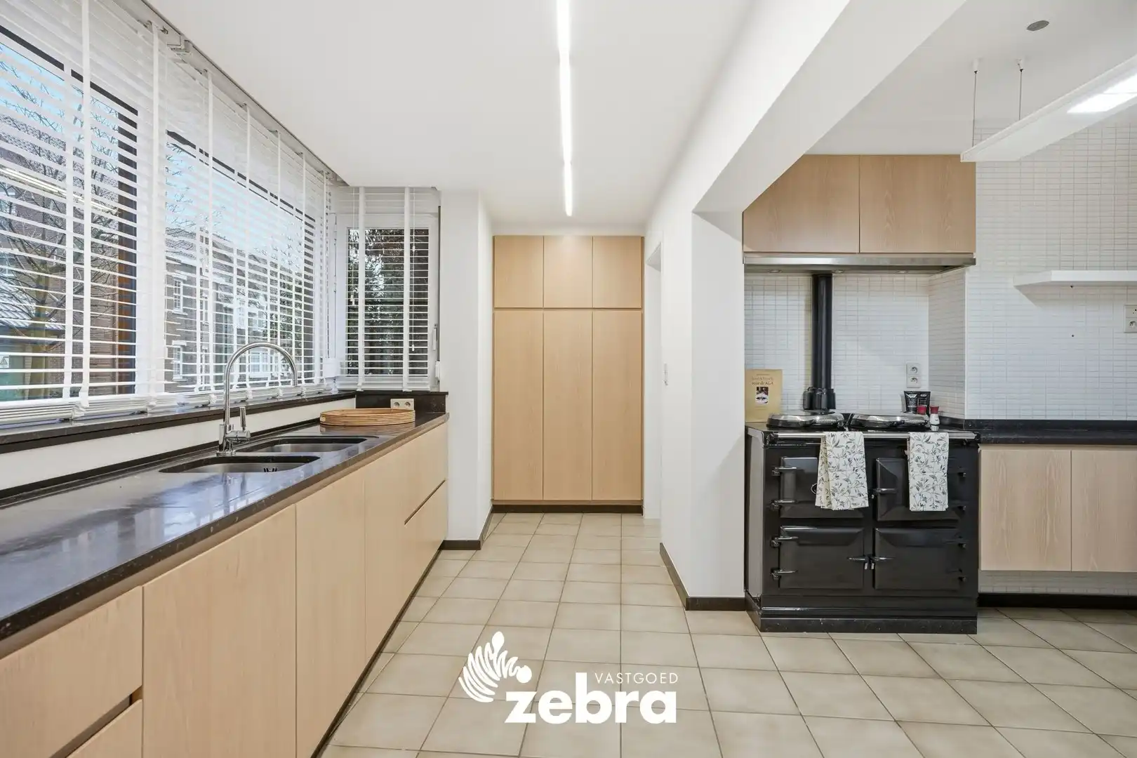 Stijlvolle, volledig gemeubelde karakterwoning in het centrum van Roeselare! foto 6