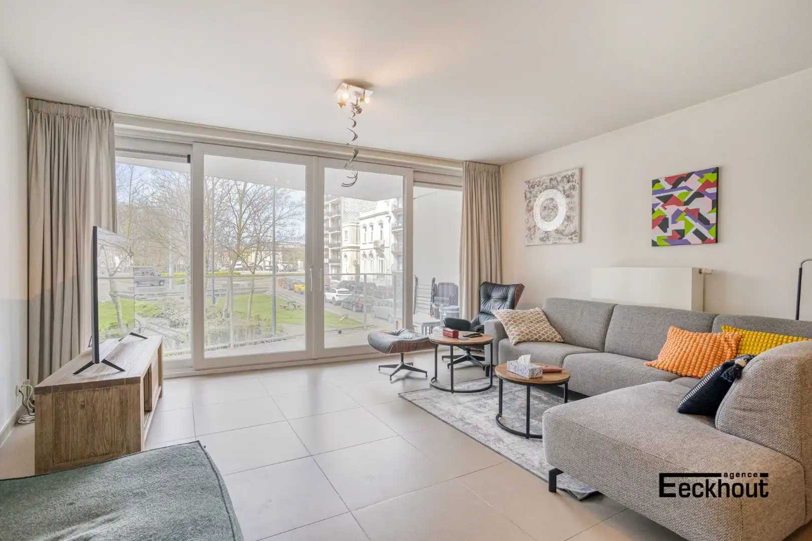 Recent en zonnig appartement met ruim terras en open zicht.  foto 2