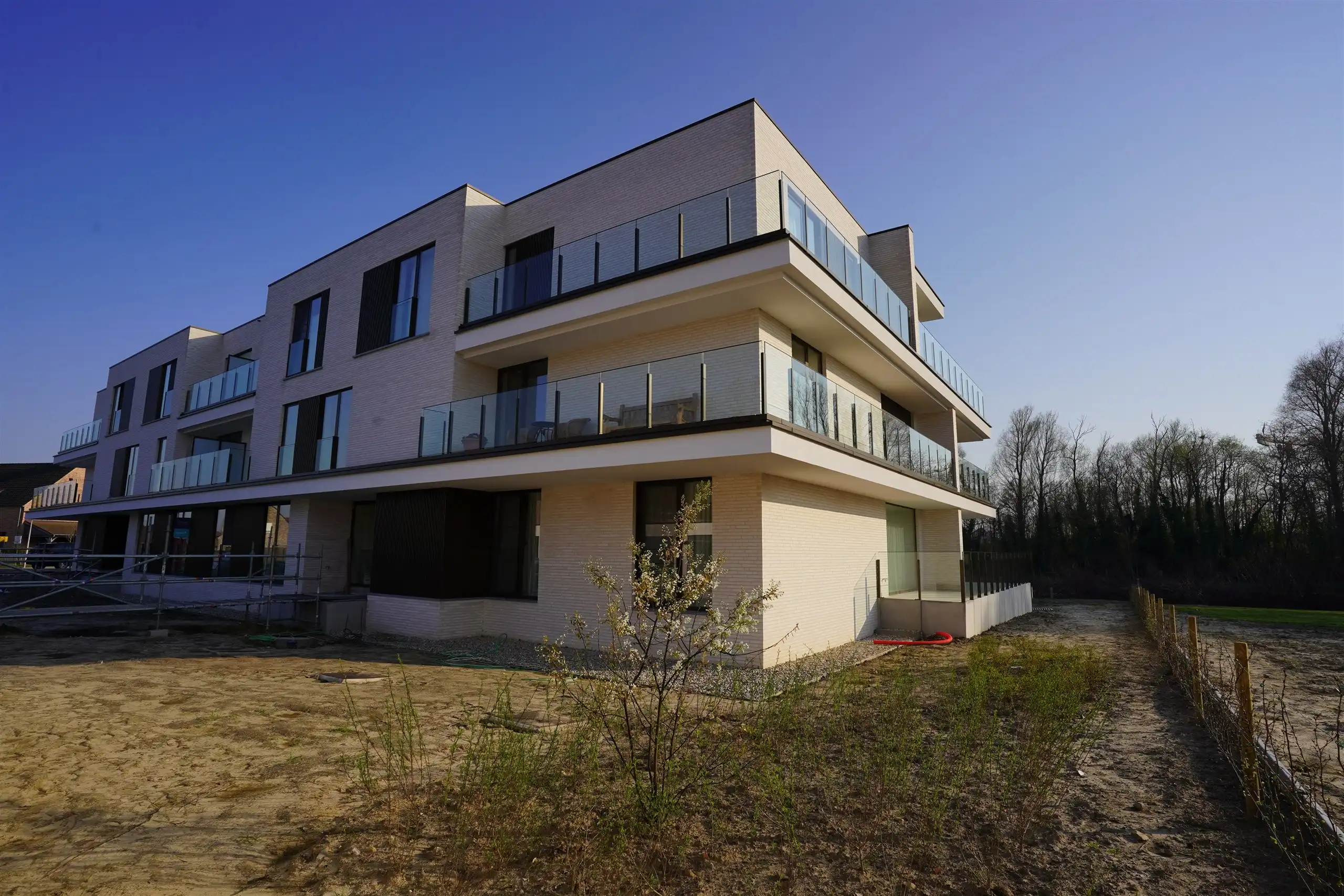 Subliem wonen:  nieuw appartement met garage - 2 terrassen foto 5