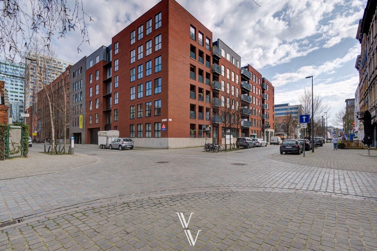 Mooi instapklaar appartement met tuin en parking foto 19