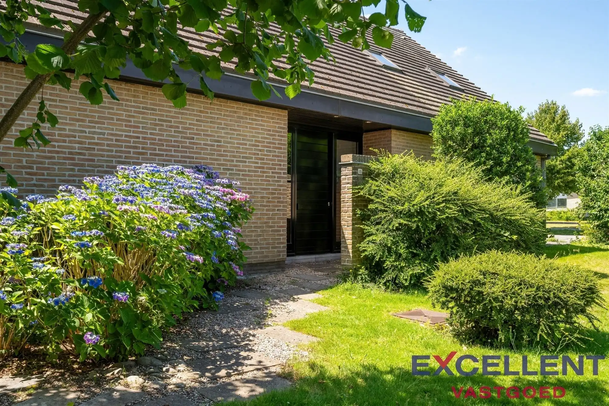 Ruime woning op rustige ligging nabij centrum Deinze foto 2