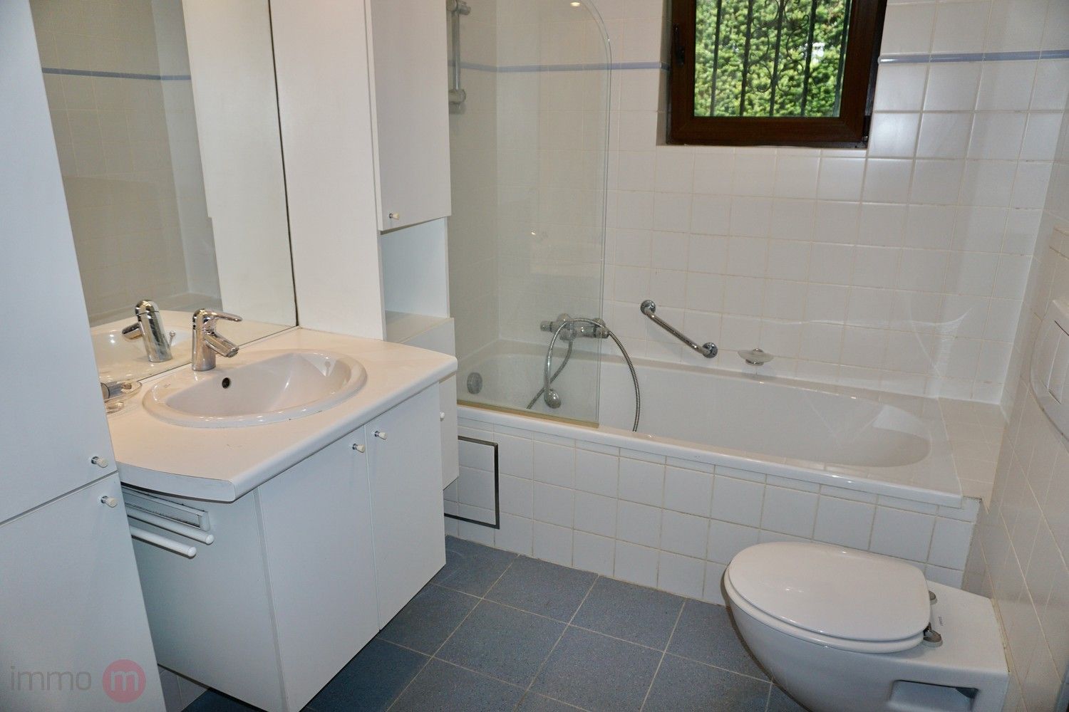 Vrijstaande woning met 3 slaapkamers en prachtige tuin. foto 16