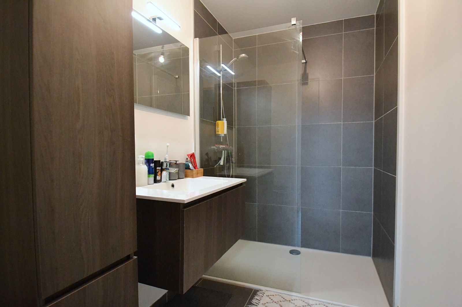 Prachtig afgewerkt appartement met 2 slaapkamers foto 8