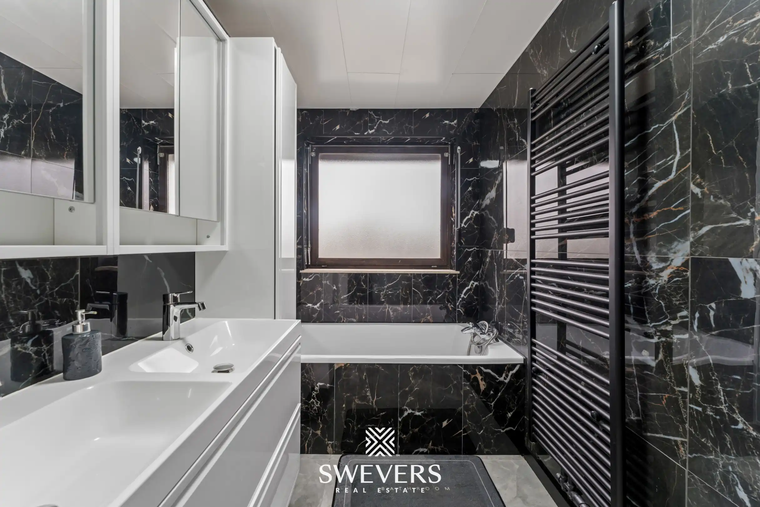 Instapklare gezinswoning met 3 slaapkamers en dubbele garage gelegen op toplocatie foto 25