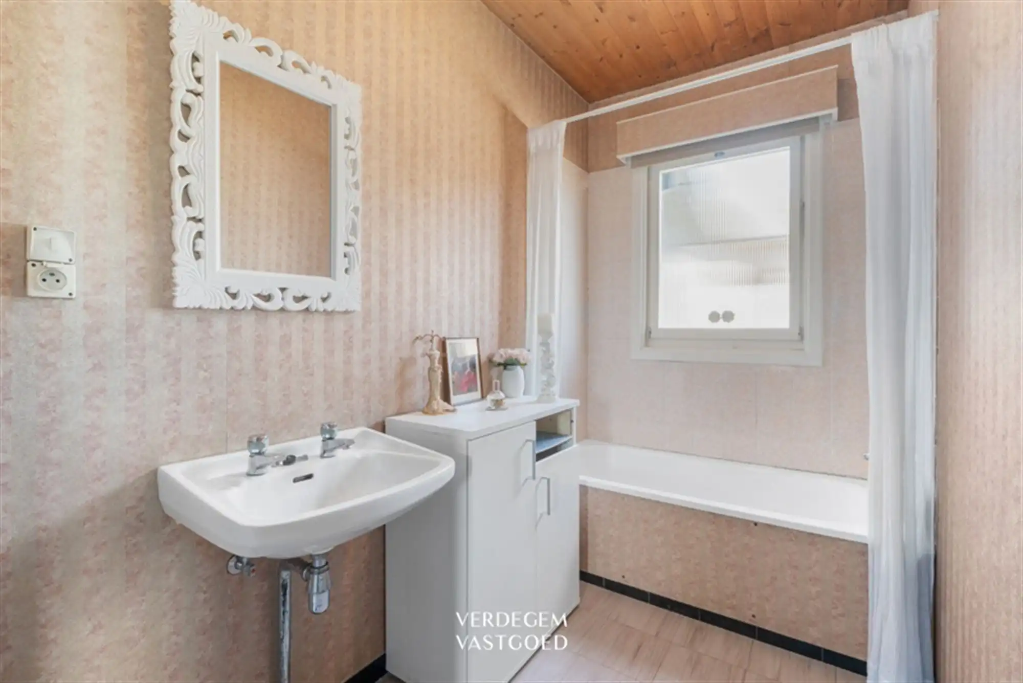 Bungalow met 3 slaapkamers, garage en zonnige tuin in kindvriendelijke woonwijk foto 14