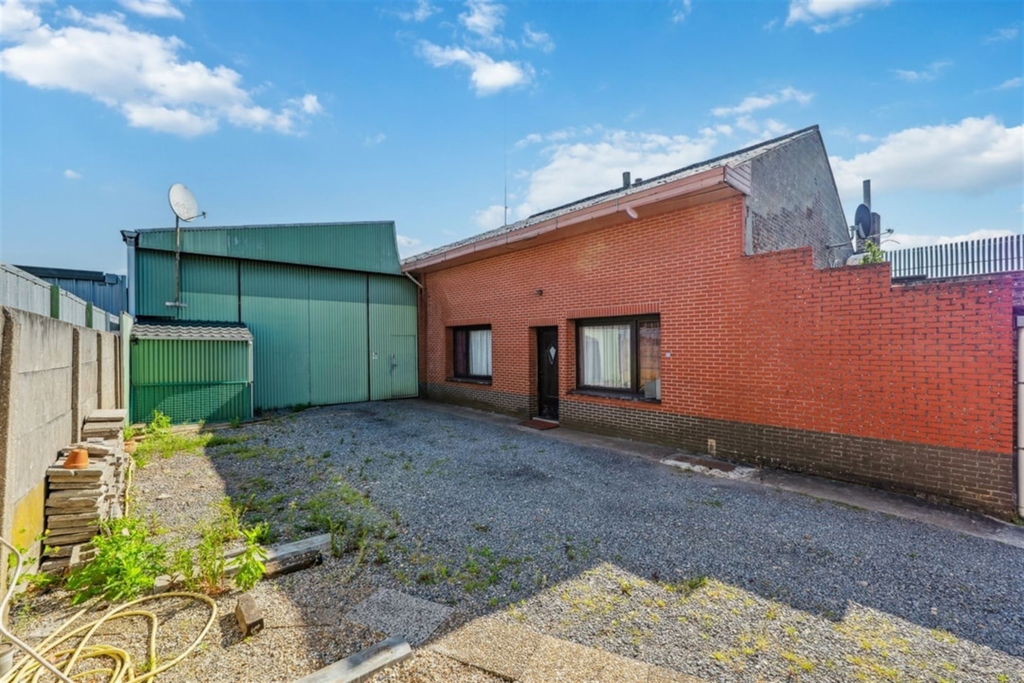 WONING MET RUIME LOODS OP EEN TOPLOCATIE IN HOESELT foto 11