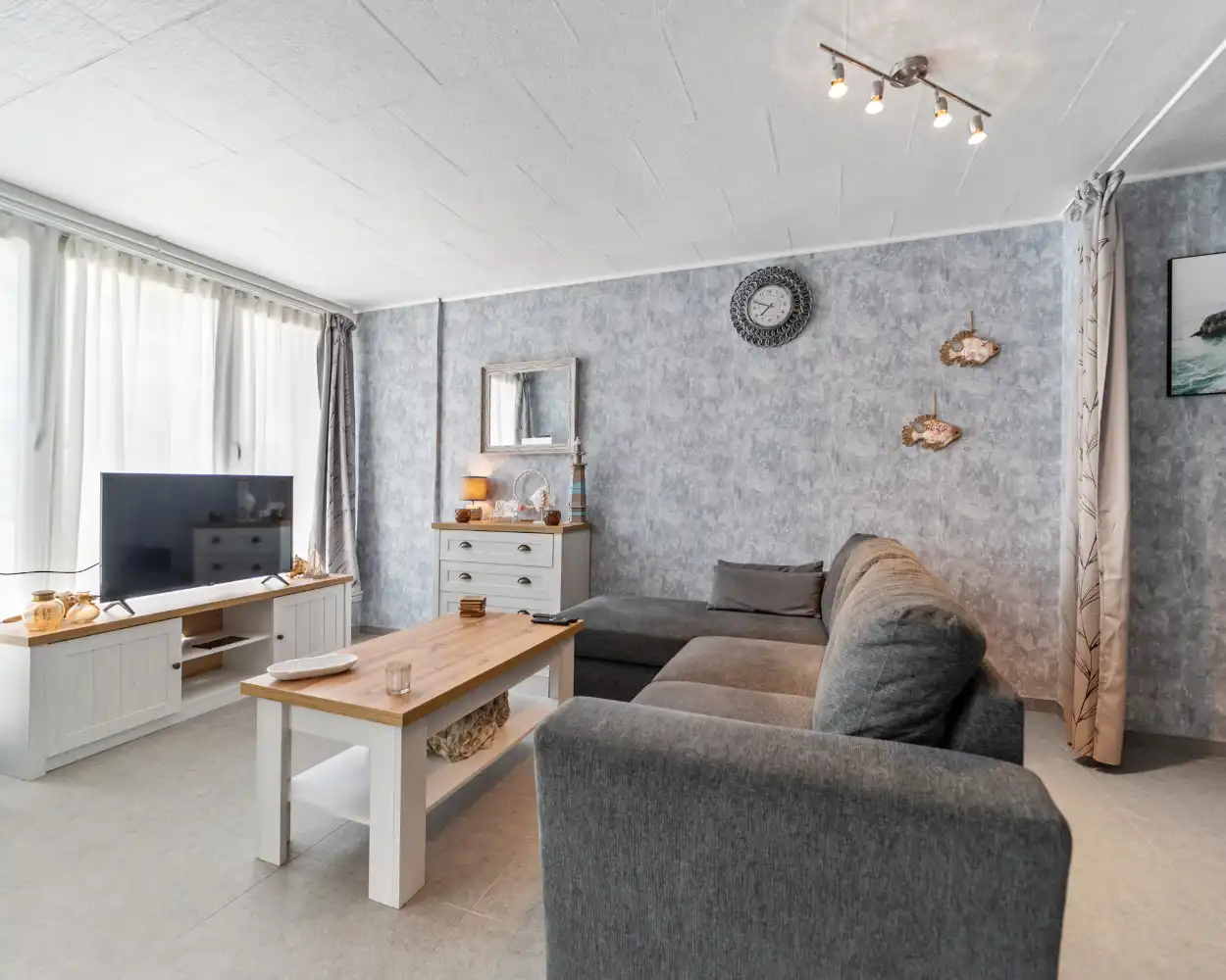 Instapklare studio in hartje Blankenberge vlakbij het strand foto {{pictureIndex}}
