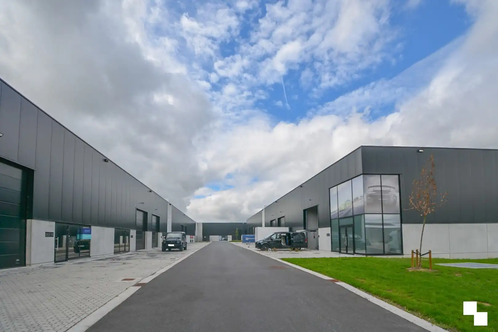 Nieuwe KMO-unit (201m²) - Gits foto {{pictureIndex}}