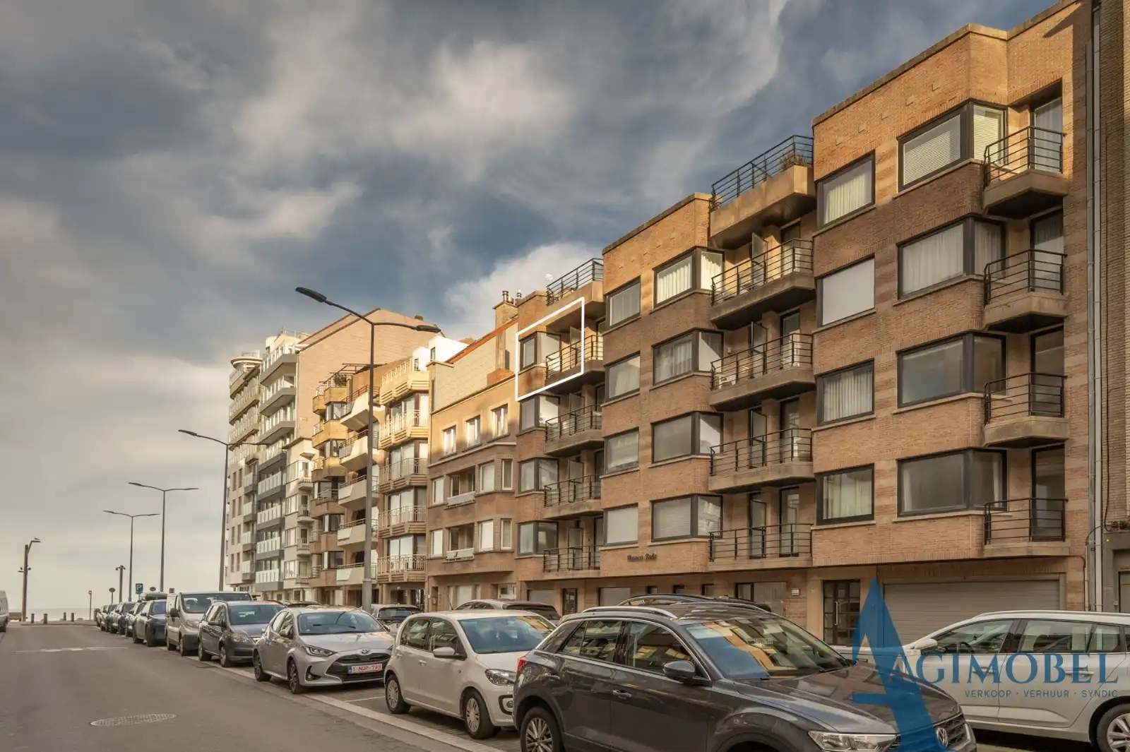 Uniek 2 slaapkamer - appartement met zeezicht en verfijnde architecturale touch. Vlakbij de Zeedijk. foto 18