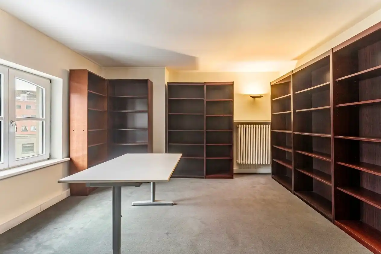 Karaktervol herenhuis uit 1874 op unieke historische locatie in Kortrijk foto 14