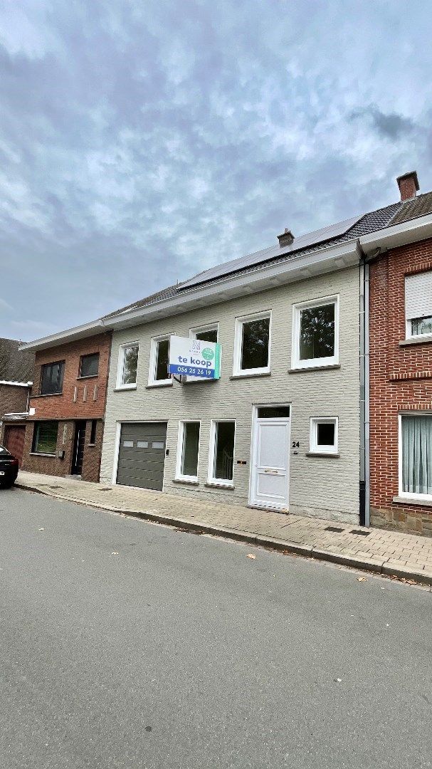 Deze prachtige, volledig gerenoveerde woning ligt op een ideale locatie vlakbij het centrum van Izegem  foto 30