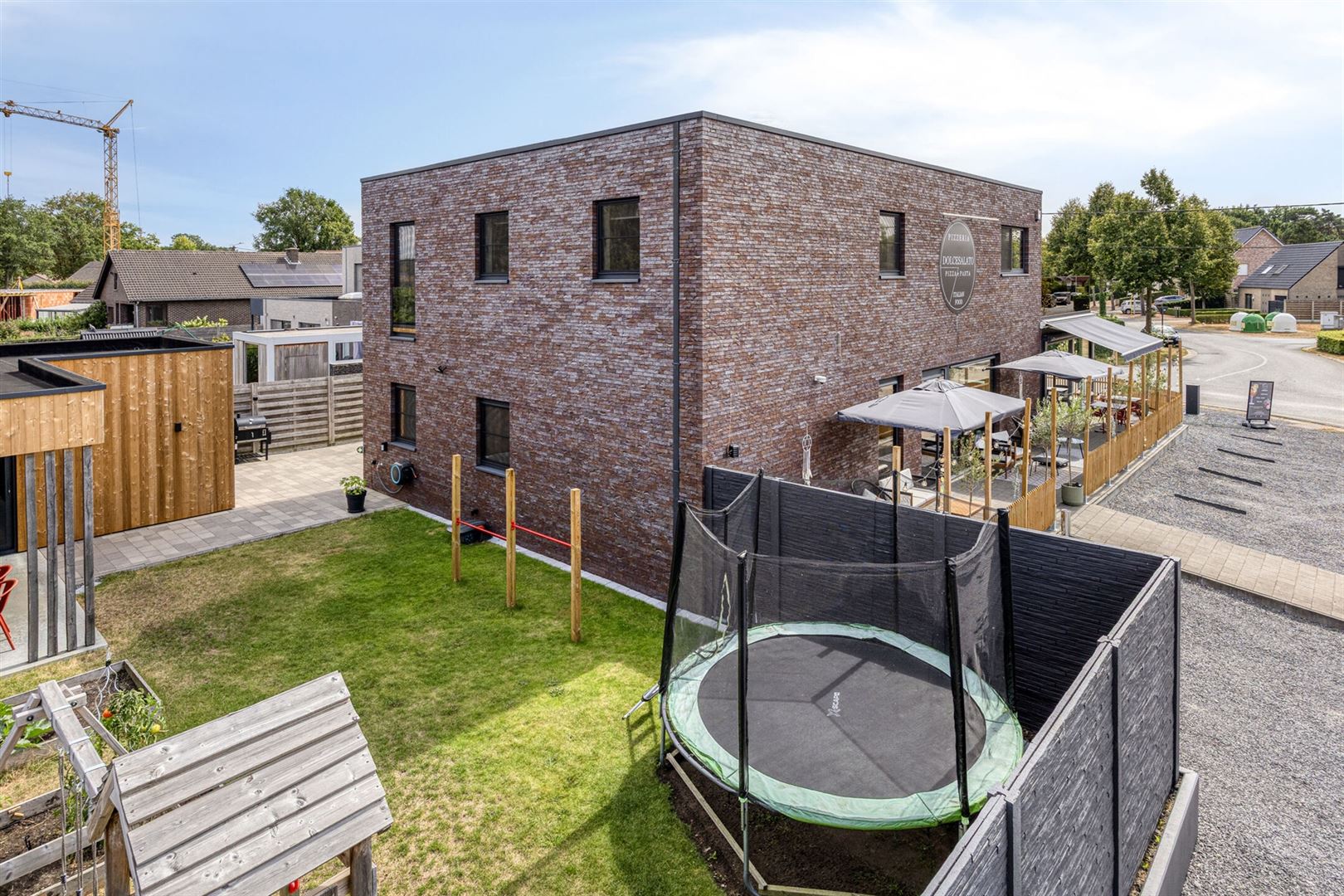 TE KOOP: Handelshuis met pizzeria & appartement in Koersel! foto 6