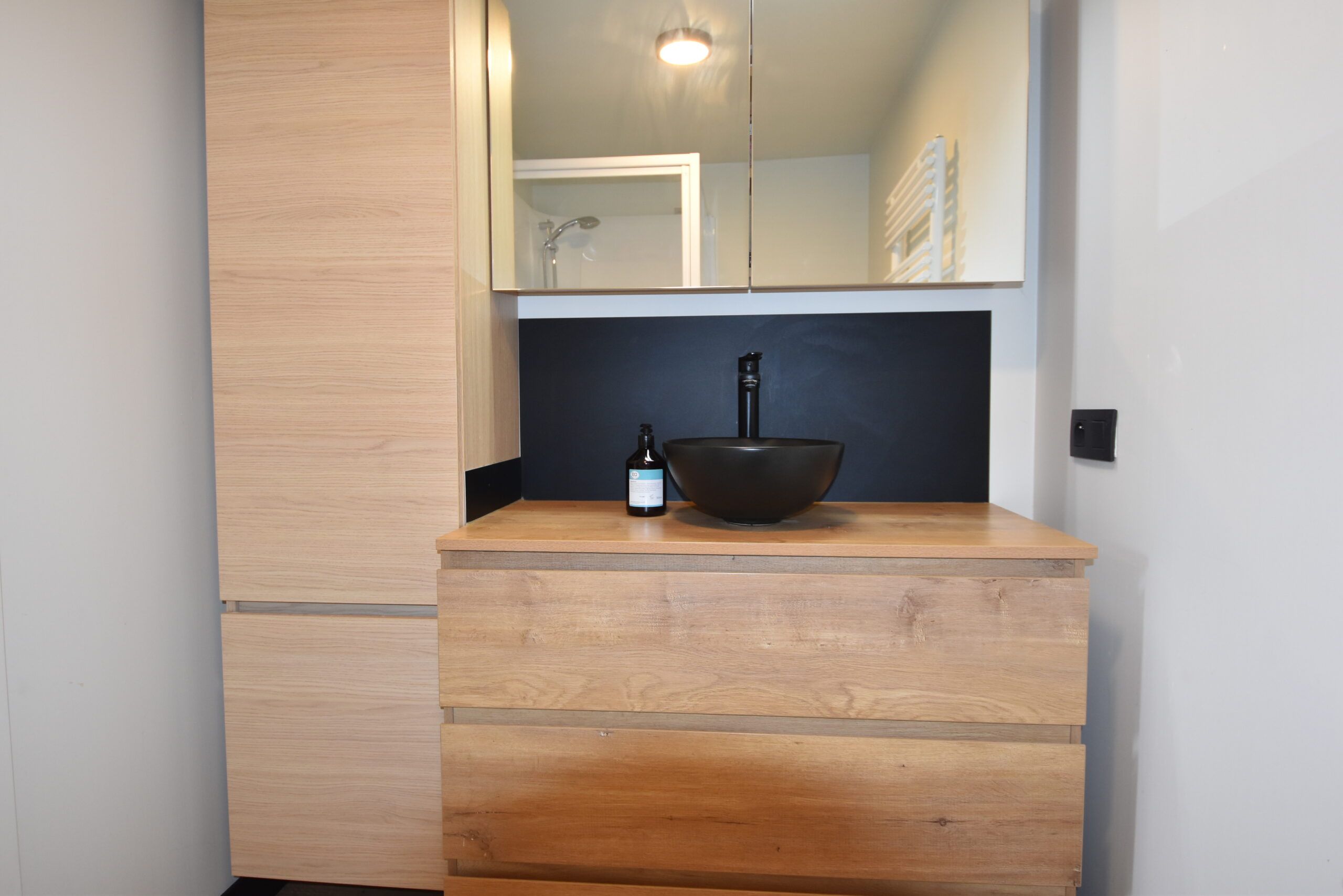 Landelijk gelegen, volledig gerenoveerde 3 slpk woning, op exclusieve ligging foto 2