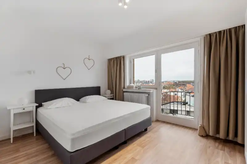 STIJLVOL EN HEDENDAAGS 3-SLAAPKAMERAPPARTMENT MET HOOGWAARDIGE AFWERKING EN MET ZICHT OVER DE DUMONT WIJK EN ZEEZICHT foto 10