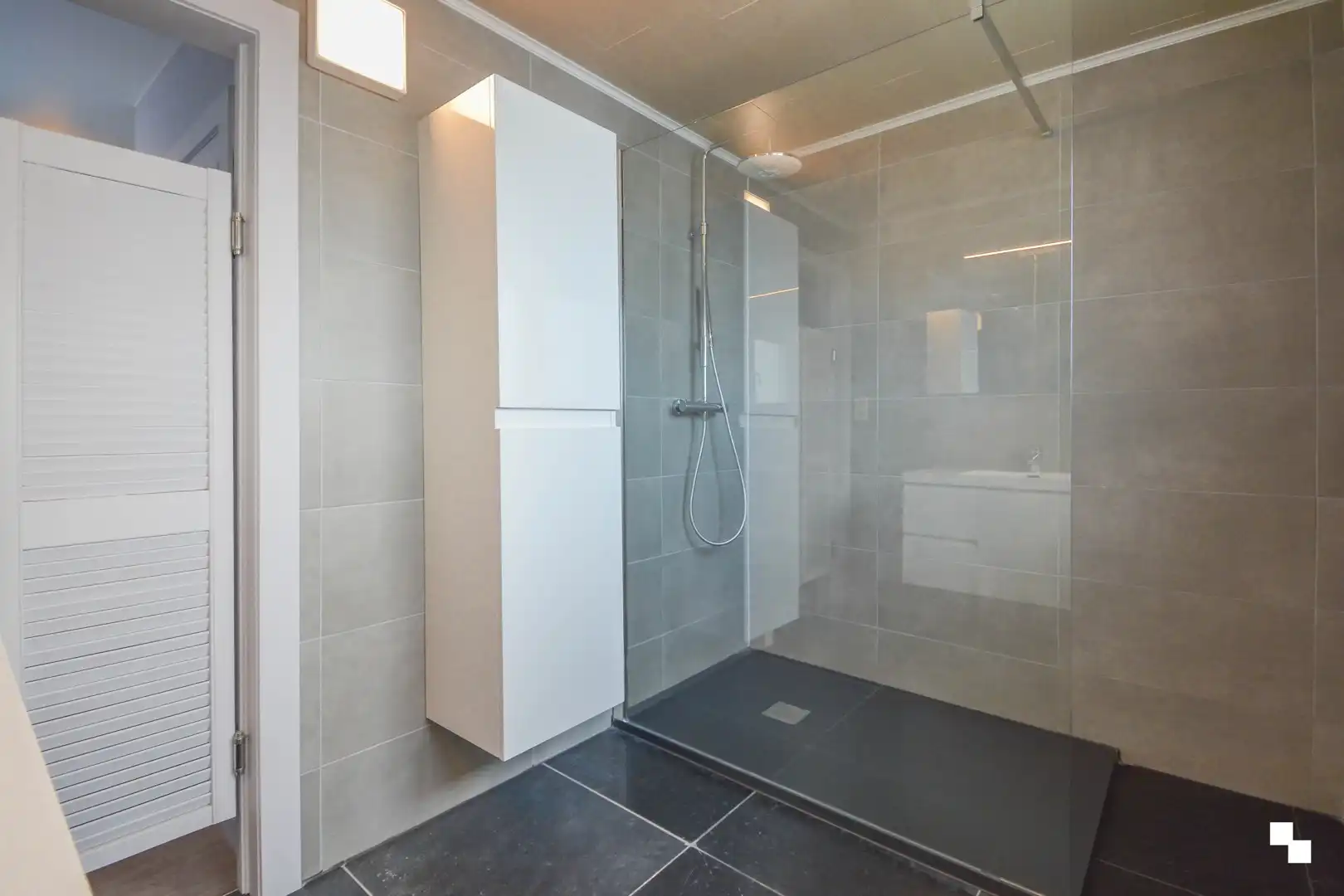 Ruime bel-etagewoning in hartje Izegem foto 21