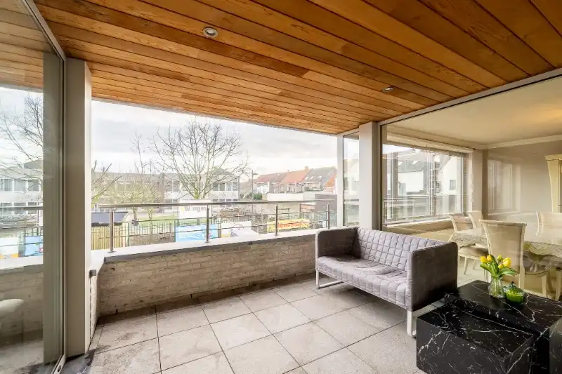 Ruim appartement (145m²) met 3 slaapkamers foto 17