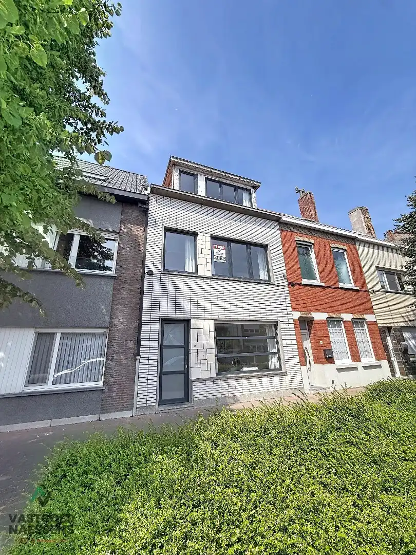 ENERGIEZUINIGE GEZINSWONING - 5 SLPK - UITSTEKENDE LIGGING foto {{pictureIndex}}