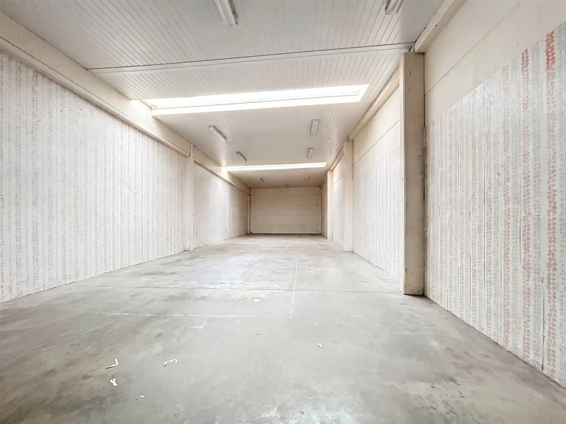Woning met magazijn en kantoor op perceel van 2185m² foto 25