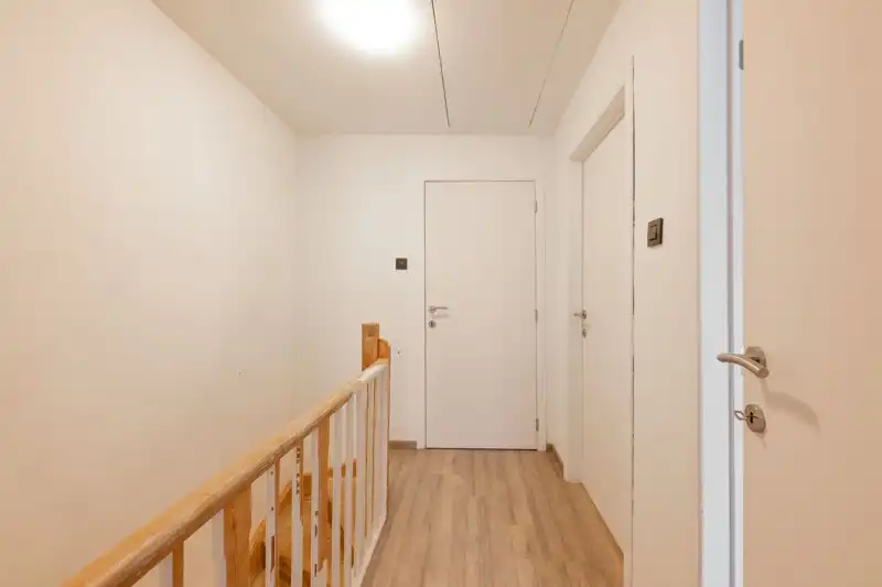 PERFECTE STARTERSWONING! Tot in de puntjes gerenoveerde woning nabij hartje Harelbeke! 🏡 foto 14