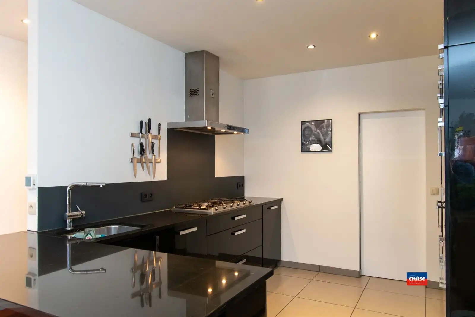 Ruime woning met 2 slpks, garage en tuin  foto 9