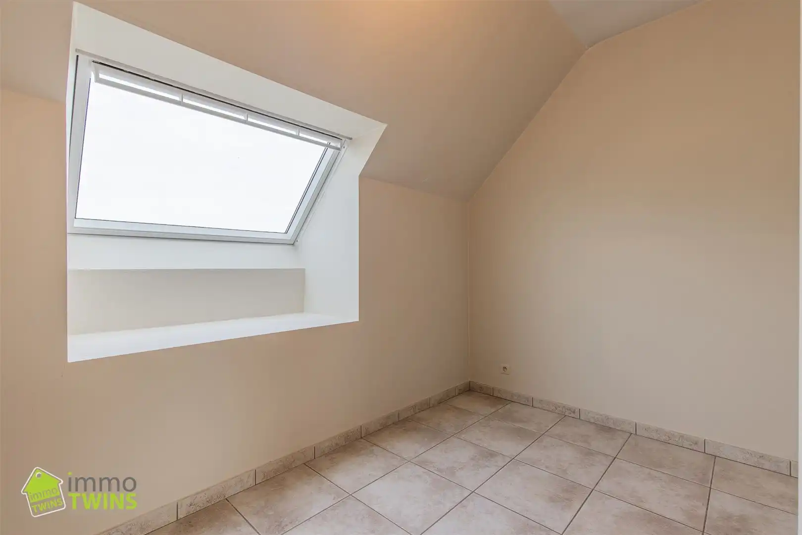 Duplex app. met 3 slpks, terras, autostaanplaats & garage foto 15