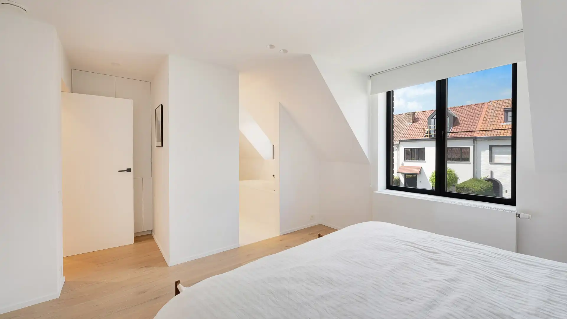 Prachtig gerenoveerd huis inclusief garage te Oud Knokke foto 14