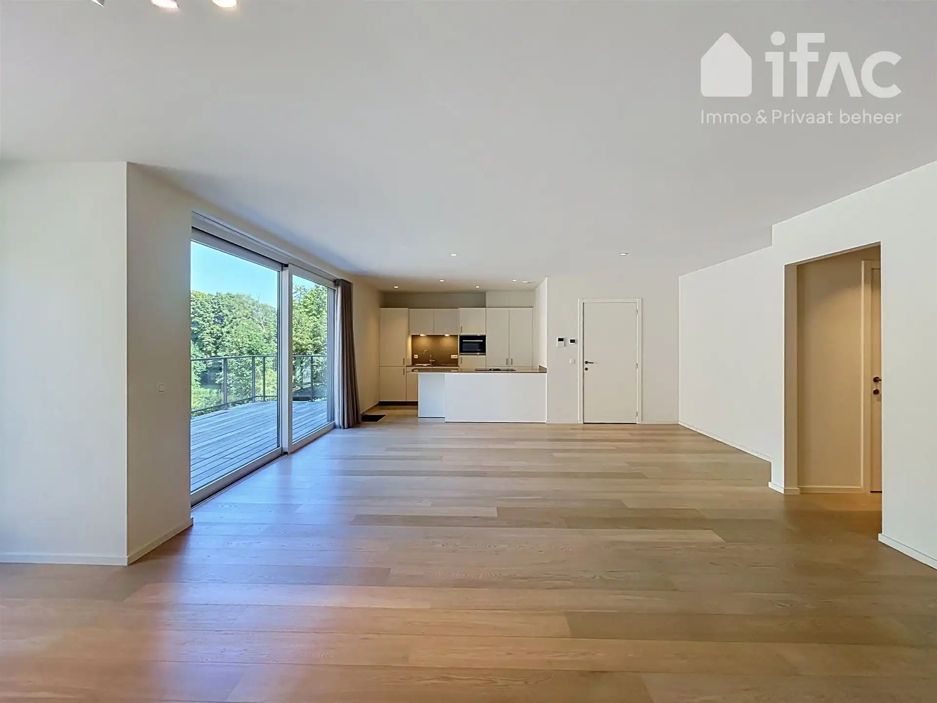 Uitstekend afgewerkt 2 slaapkamer appartement met mooi zicht foto 13
