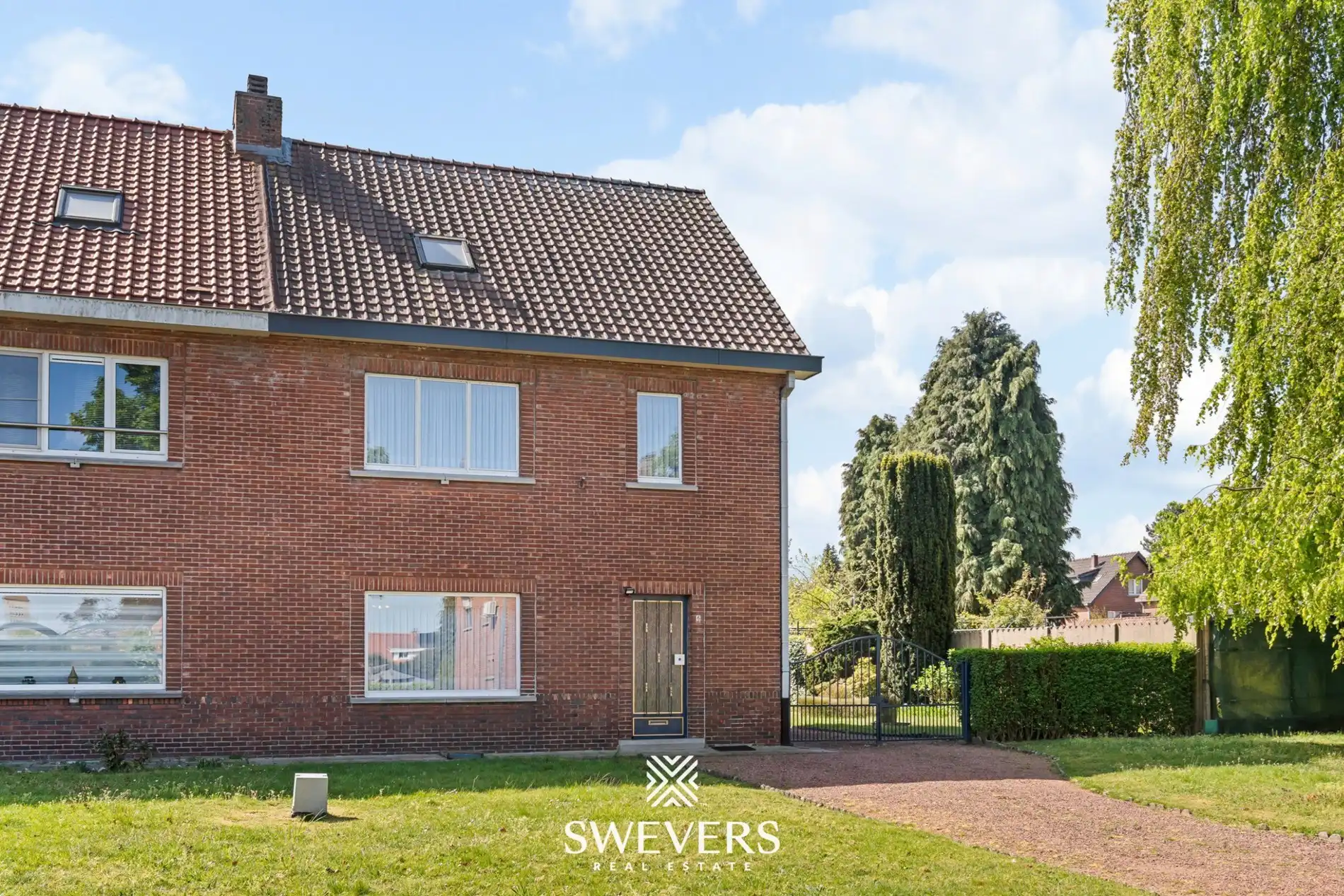 Te renoveren woning met grote tuin en 5 slaapkamers in Genk foto 36