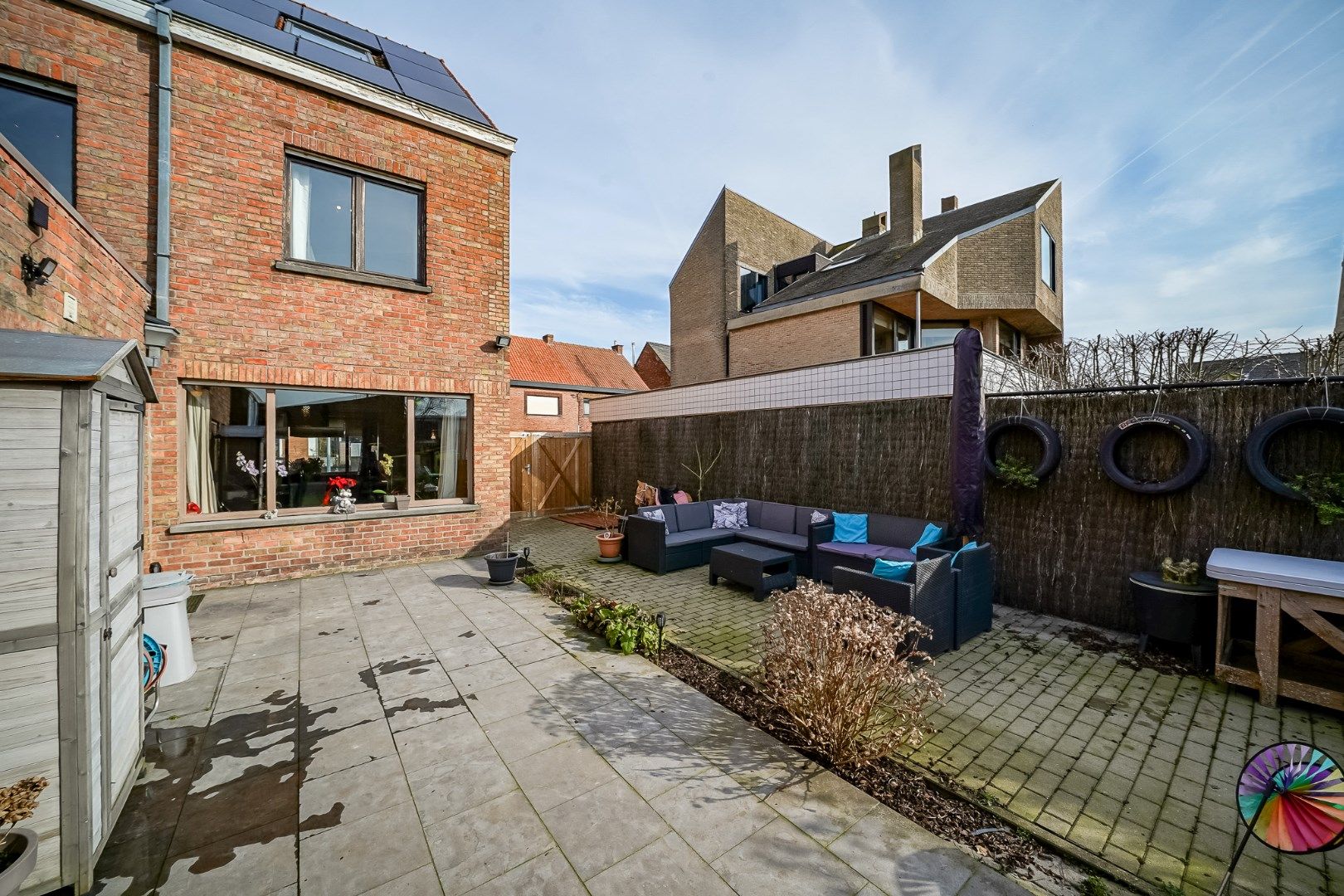 Ruime halfopen woning met 5 slaapkamers en zonnige tuin in Oudenburg foto 11