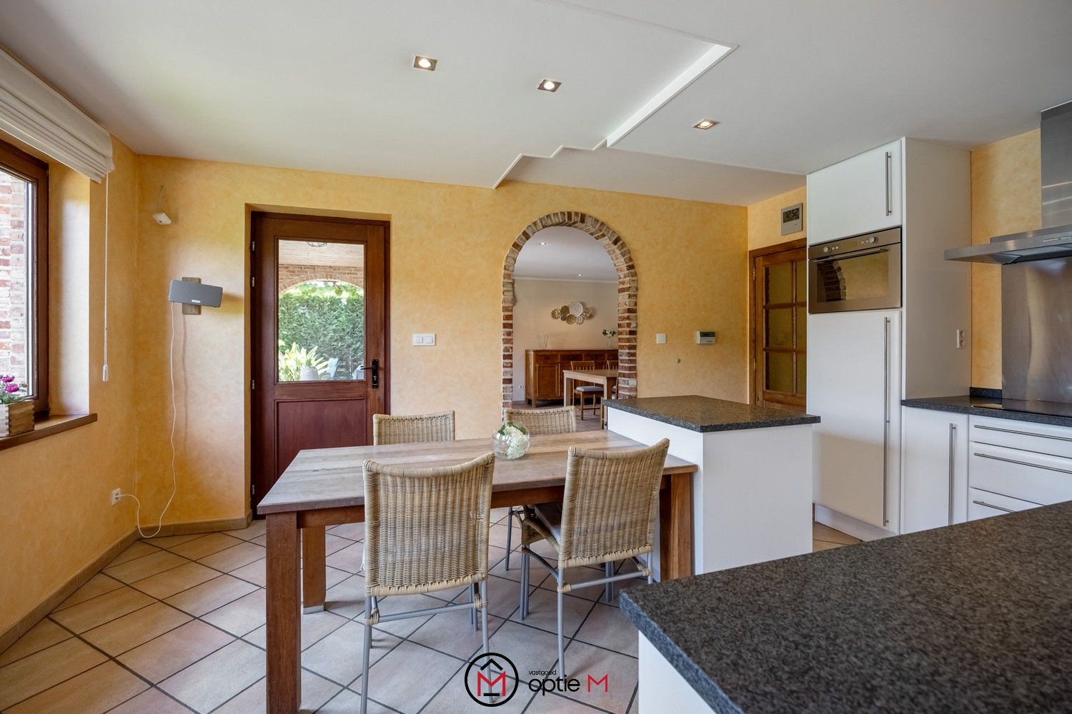 MEDITERRANE RUST IN EIGEN TUIN - CHARMANTE SPAANSE VILLA MET ZWEMBAD IN CENTRUM ZUTENDAAL TE KOOP foto 9