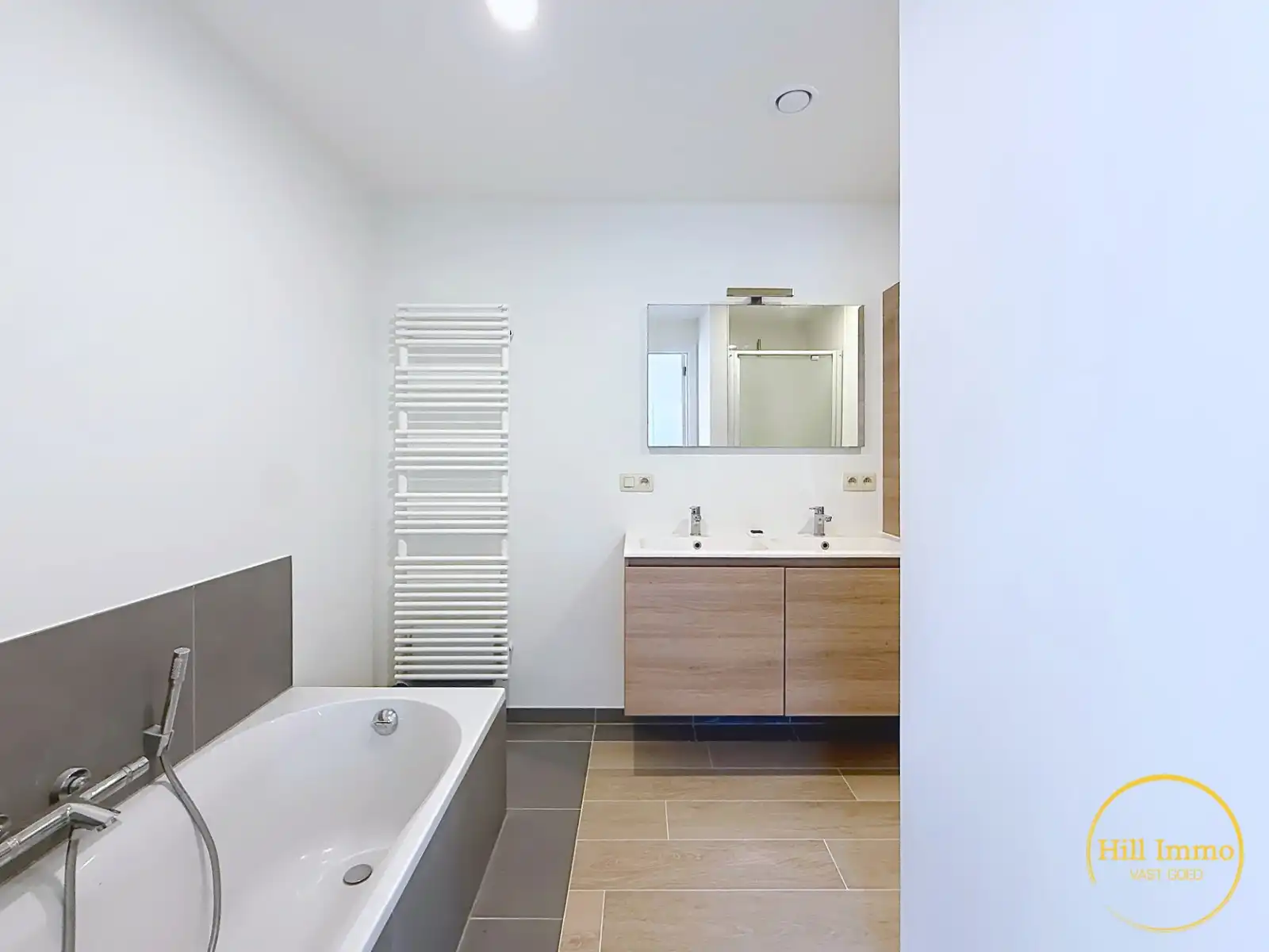 Woning te Dikkebus met garage en 3 slaapkamers foto 4