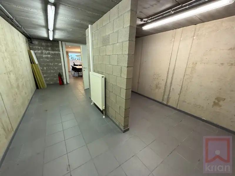 Stijlvol kantoor/handelspand op toplocatie centrum Geel met parking! foto 17