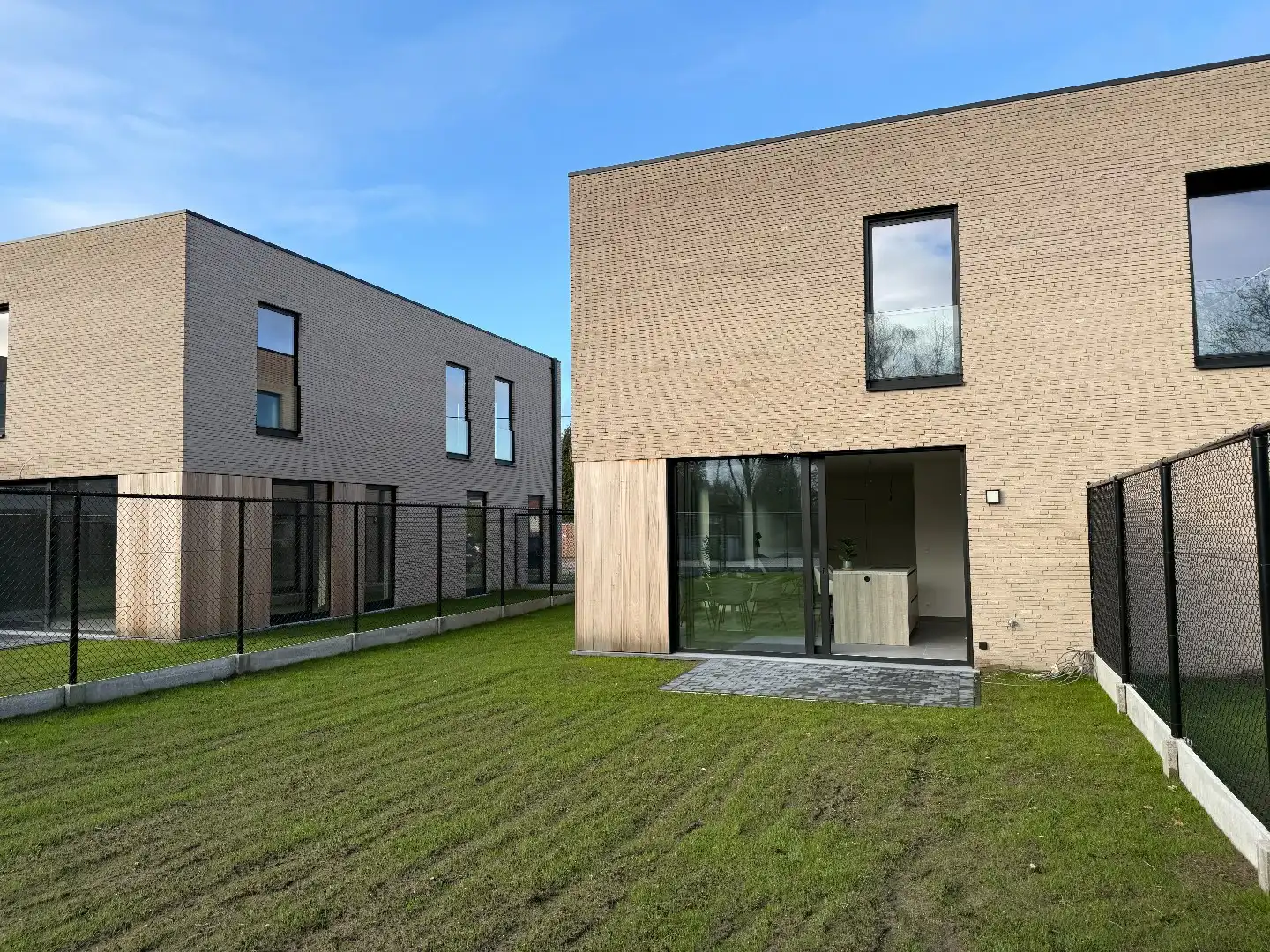 Instapklare nieuwbouw met 3 slpk en tuin foto 26