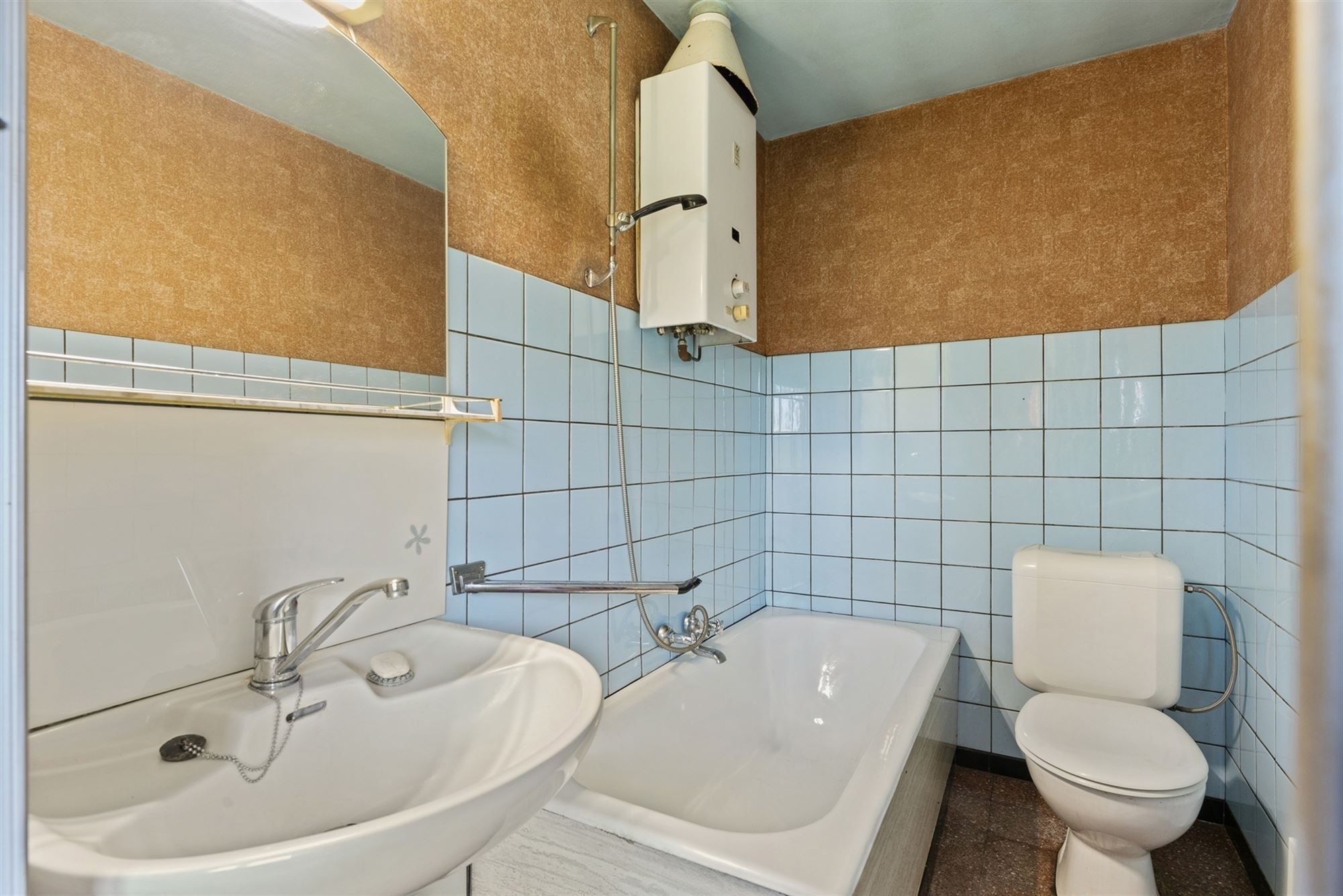 RUIME TE RENOVEREN WONING OP PERCEEL VAN 12 ARE MET ZICHT OP TERRIL foto 13