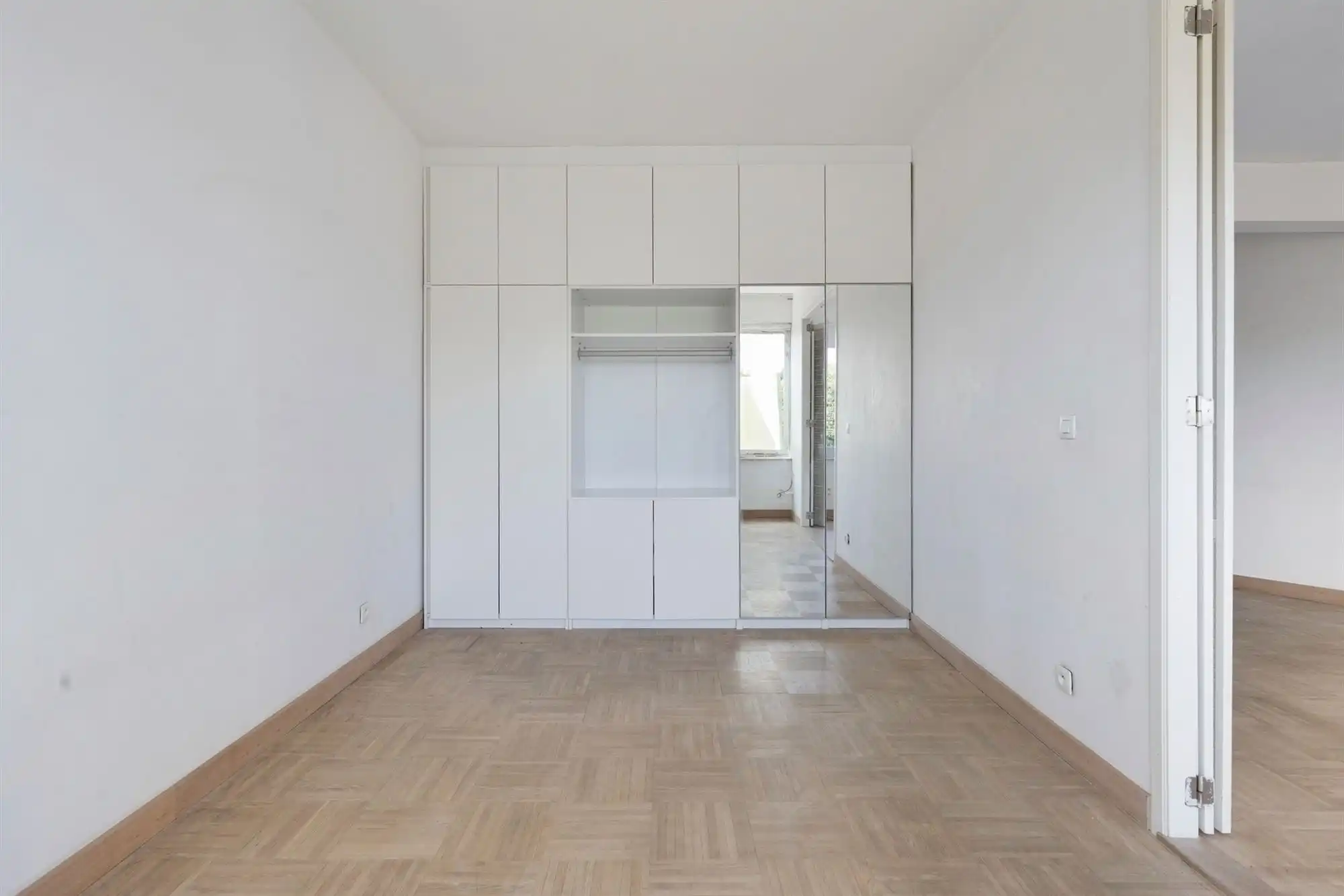 Lichtrijk appartement met 1 slaapkamer en gemeenschappelijke tuin foto 10