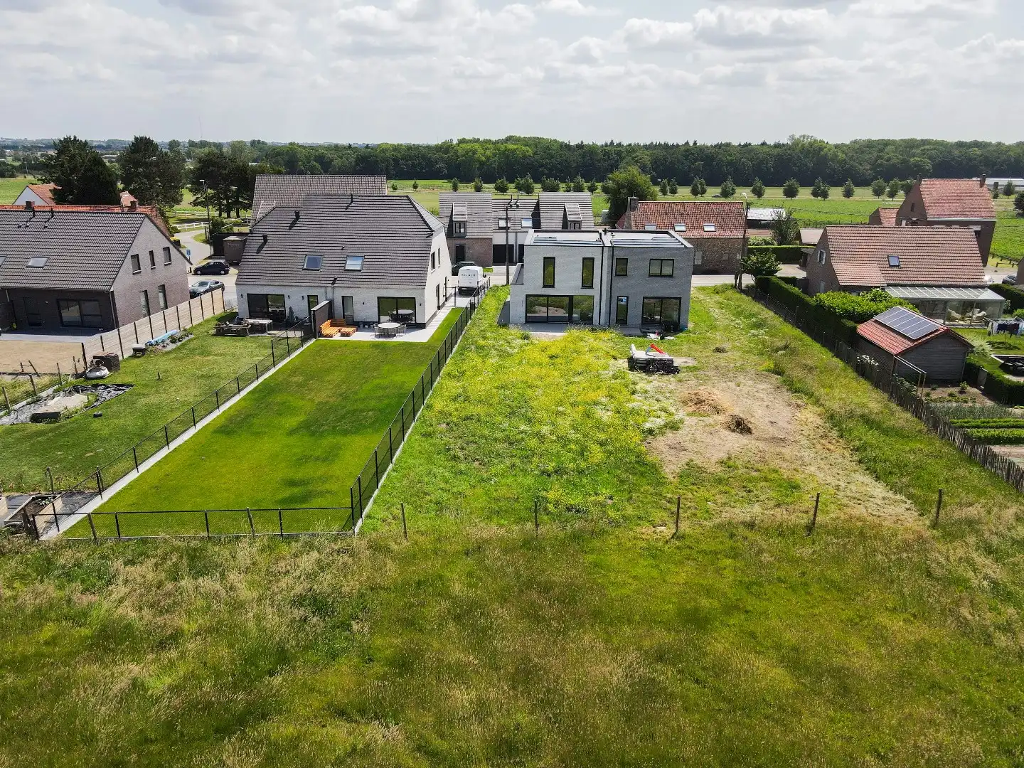 Halfopen woning met 3 slaapkamers en landelijk verzicht! foto 30
