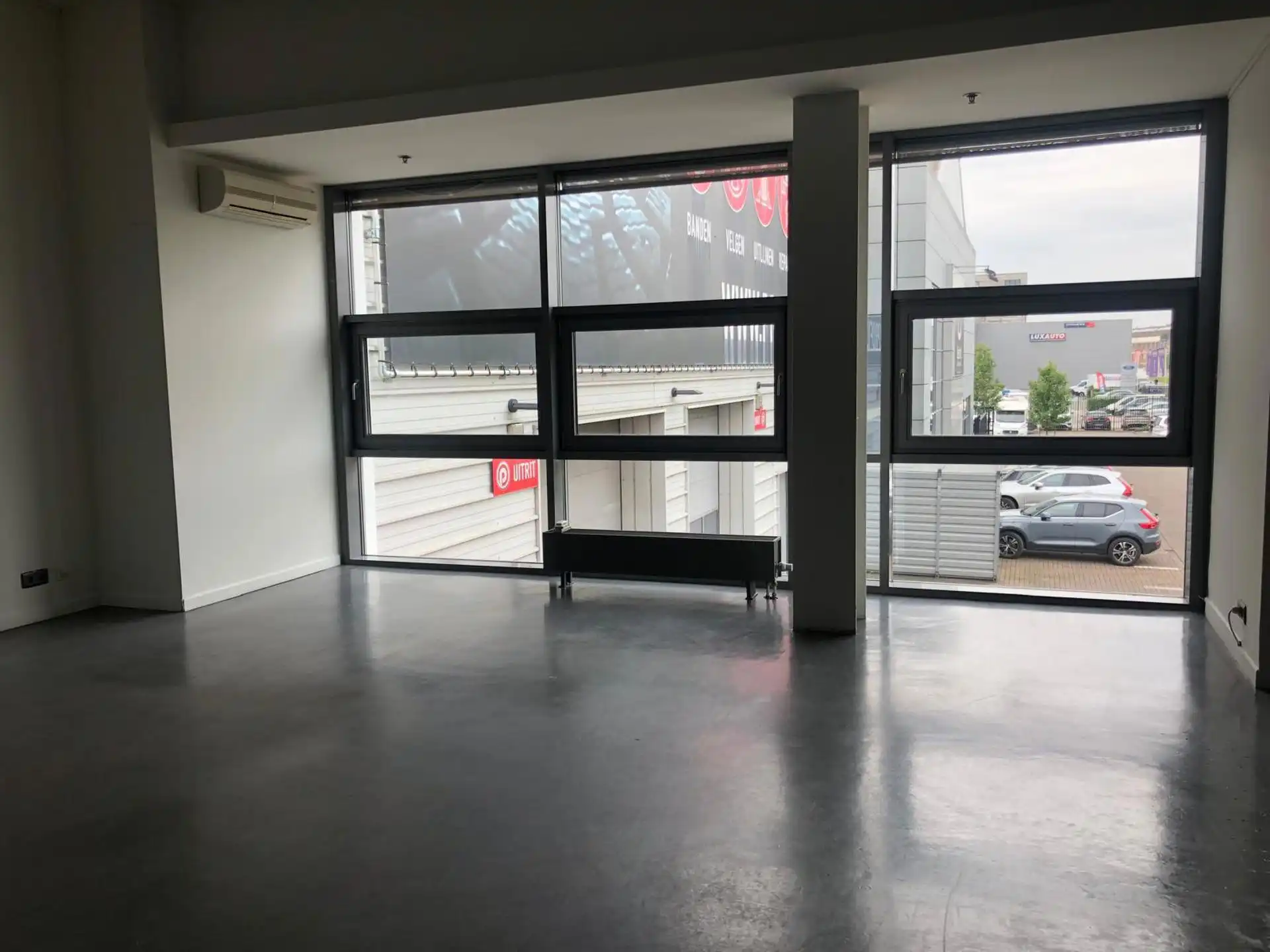 Magazijn van ca. 10.000m²  verdeeld over 2 verdiepingen glv 7.000m² en 1ste V 3.000m²  te Vilvoorde foto 9