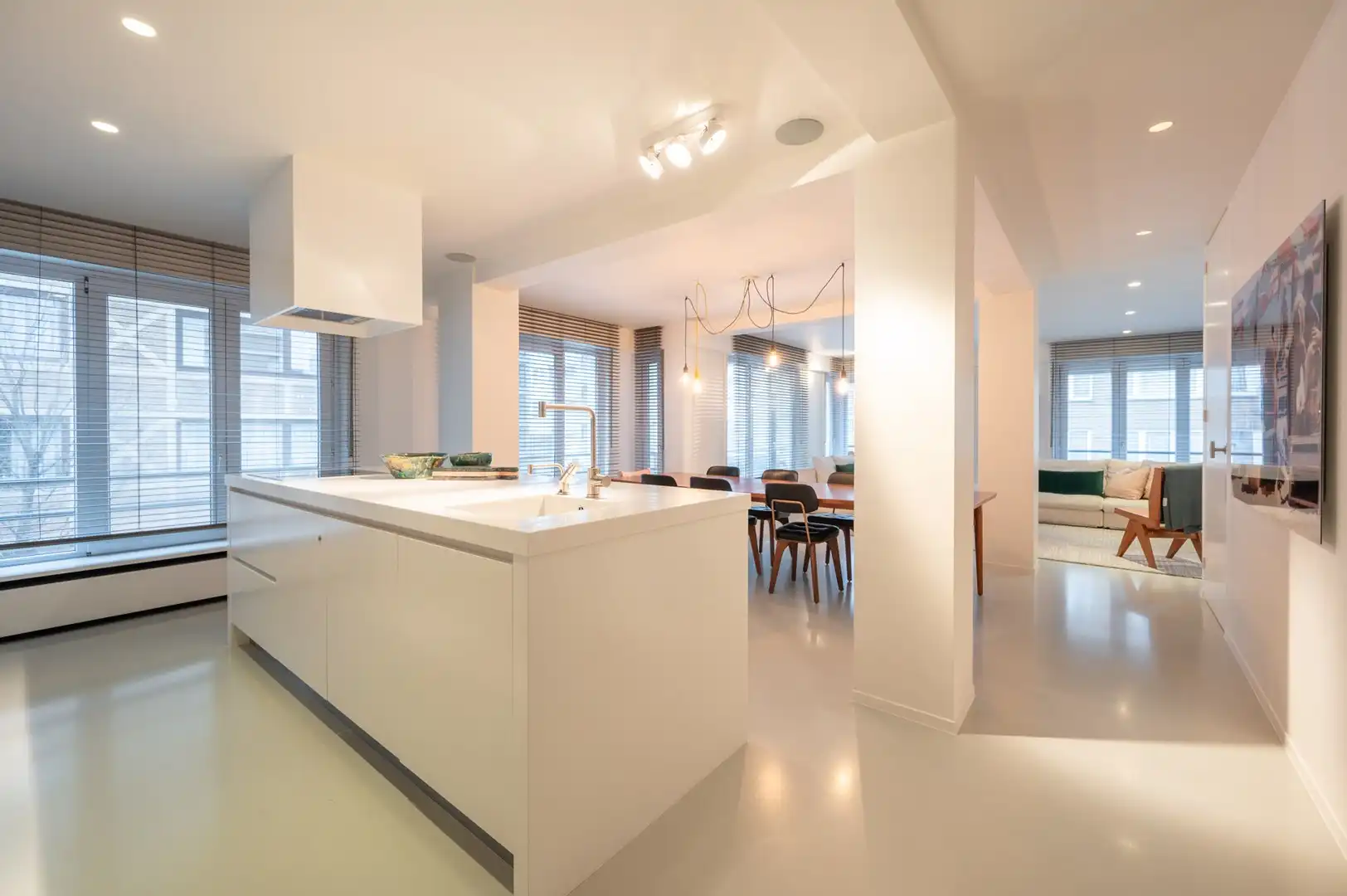 Instapklaar hedendaags hoekappartement rustig gelegen op enkele passen van de zee. foto 5