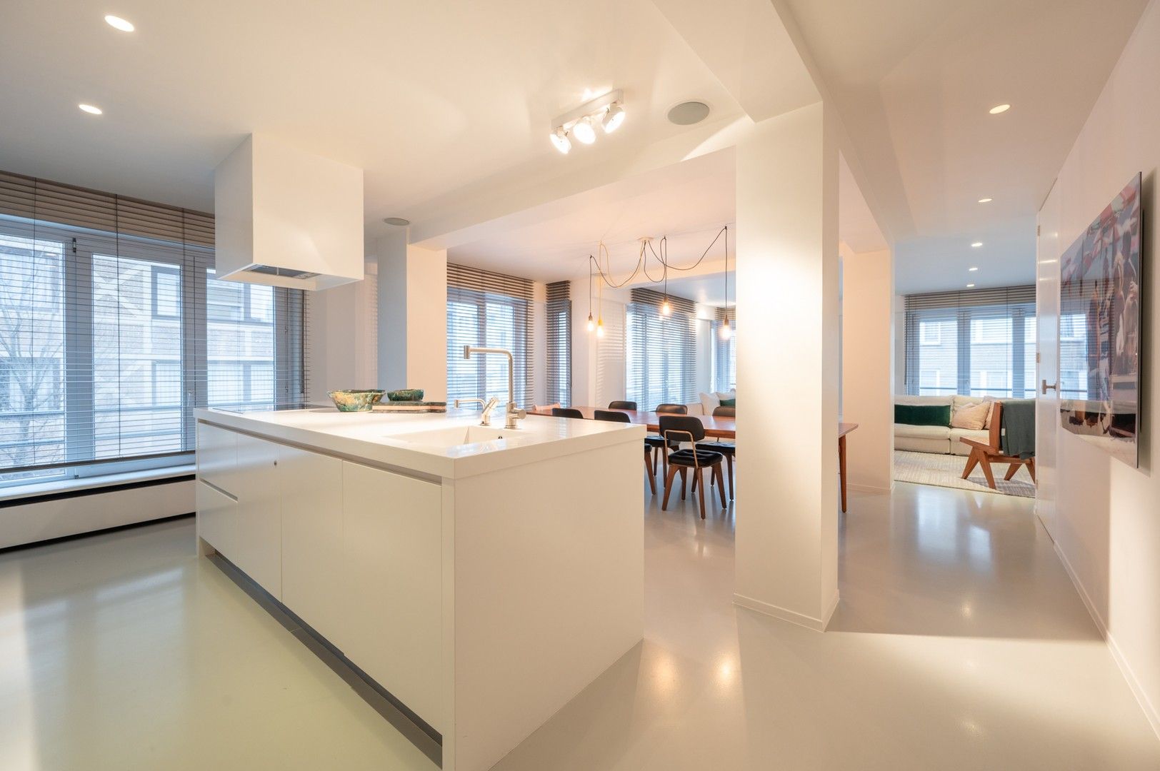 Instapklaar hedendaags hoekappartement rustig gelegen op enkele passen van de zee. foto 5