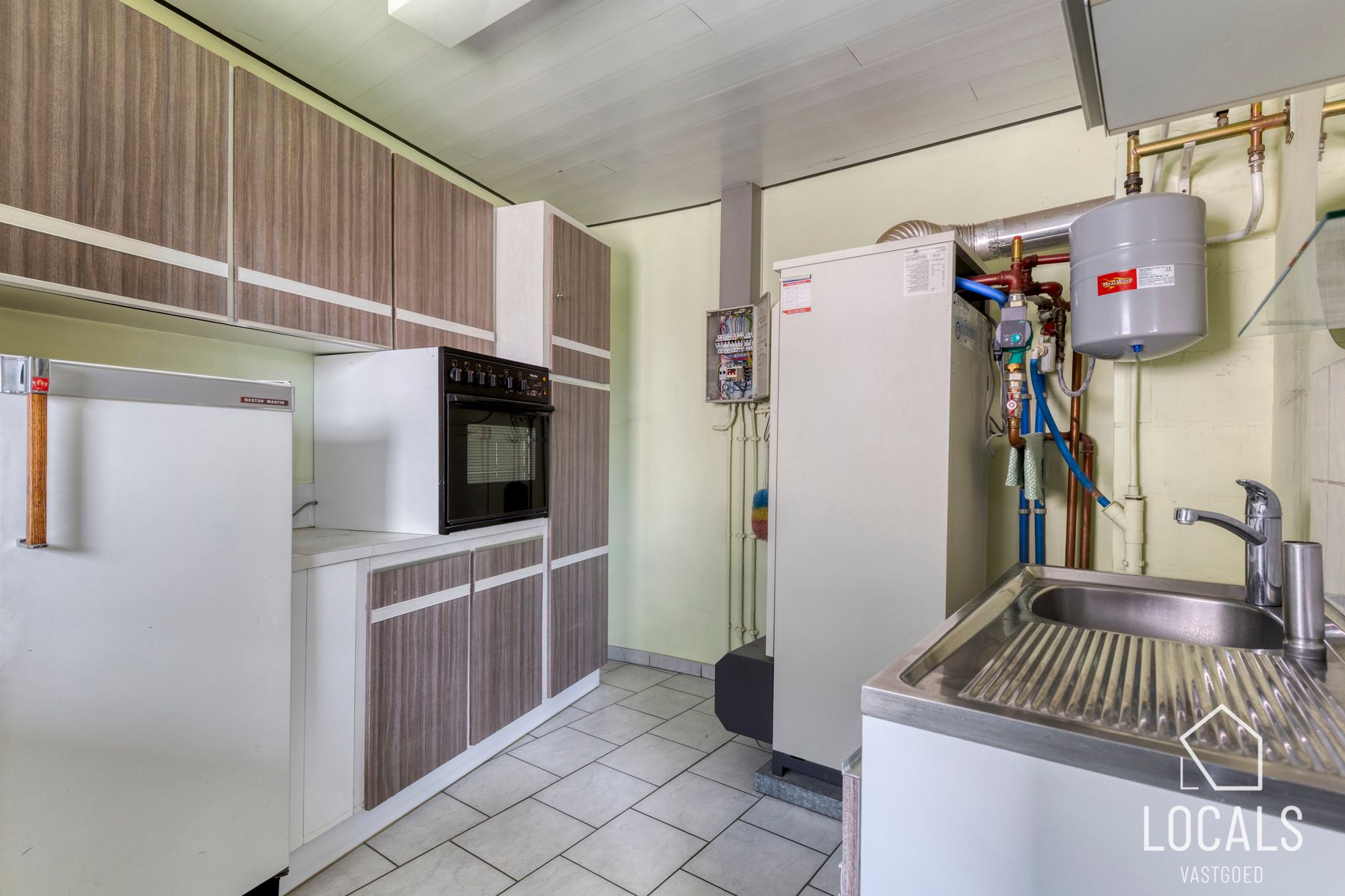 Solide viergevelwoning met potentieel foto 8