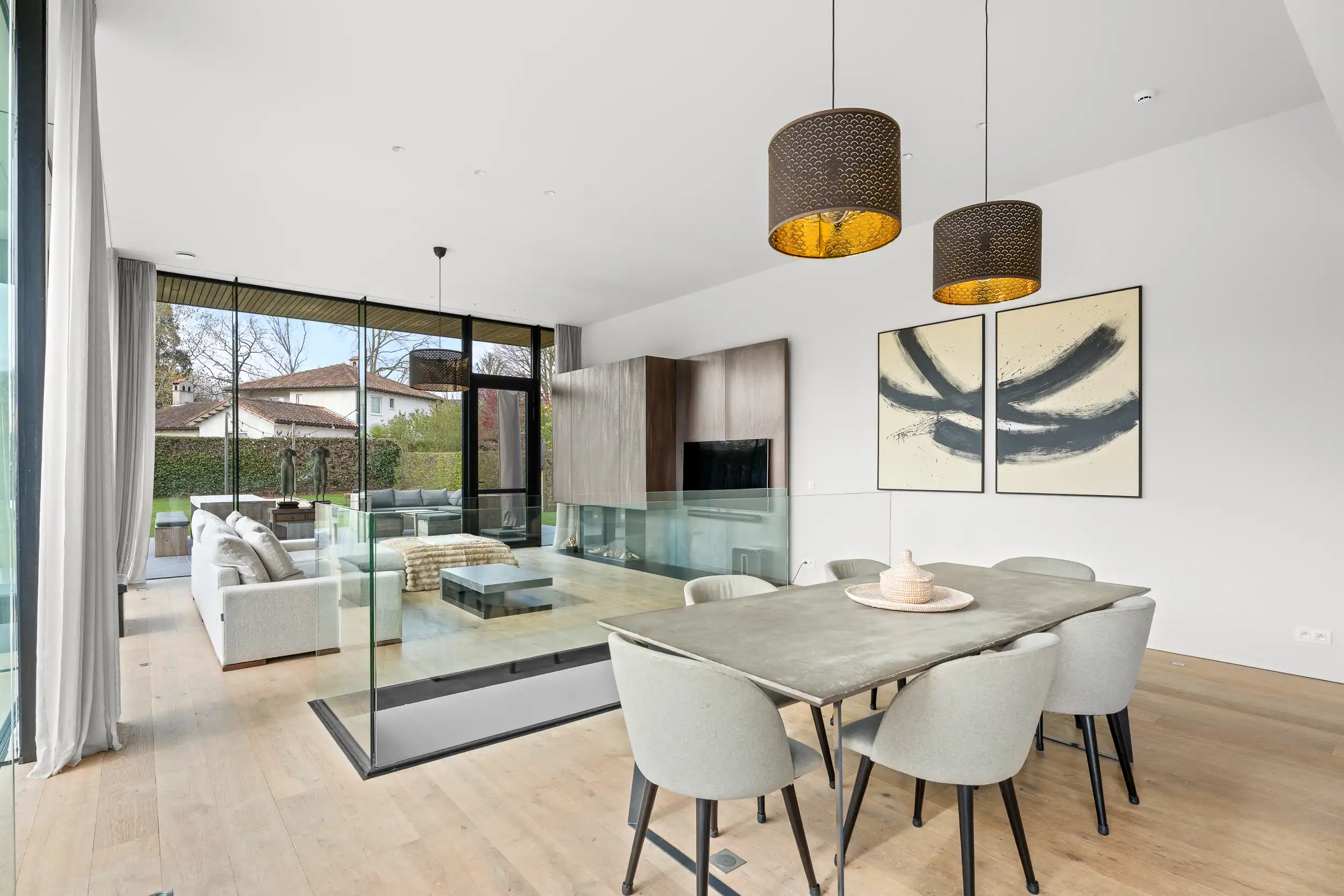 Designvilla in residentiële, doodlopende, woonwijk foto 6