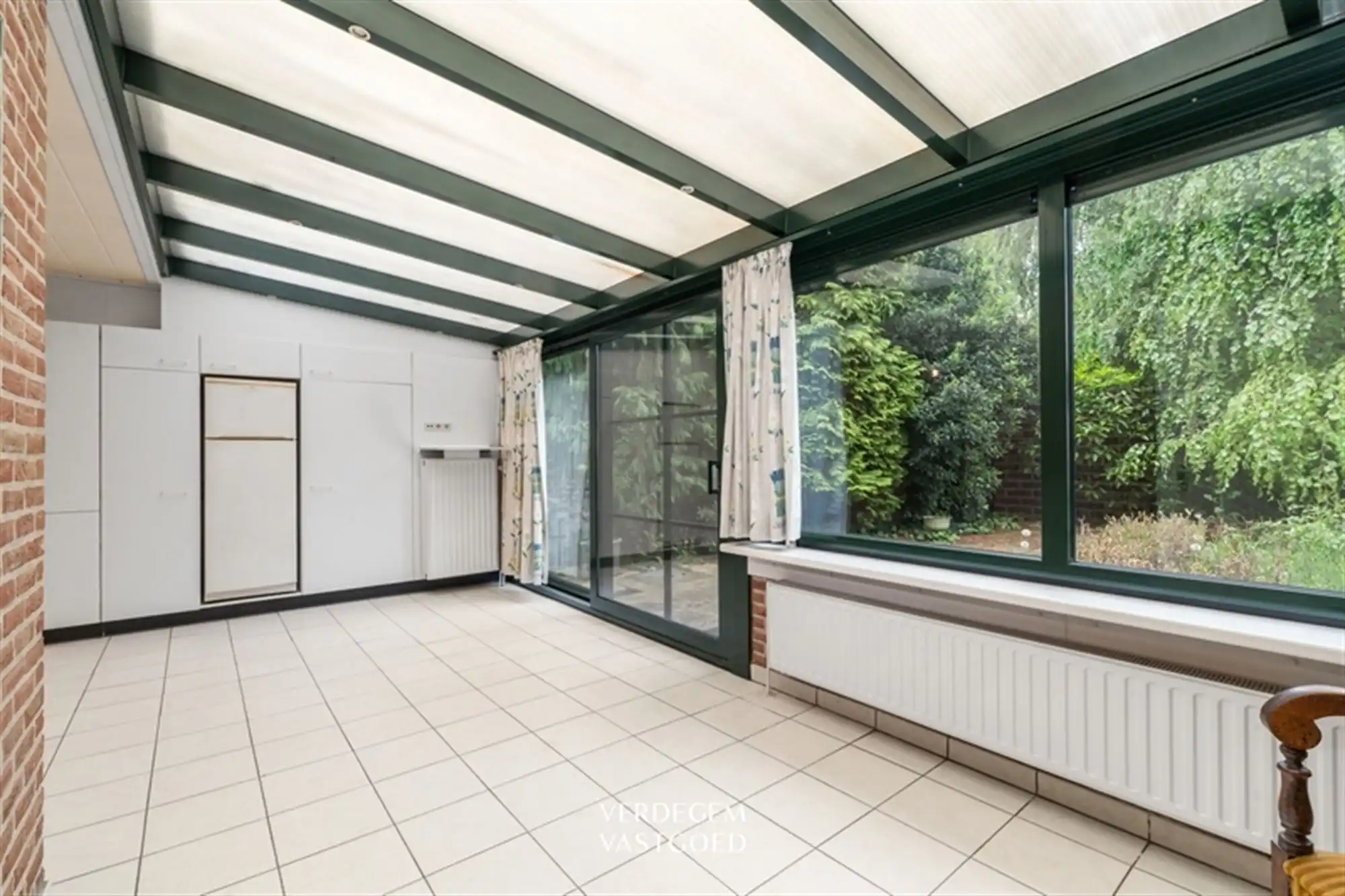 Ruime, te renoveren, woning met bouwgrond op een terrein van 869m² foto 10