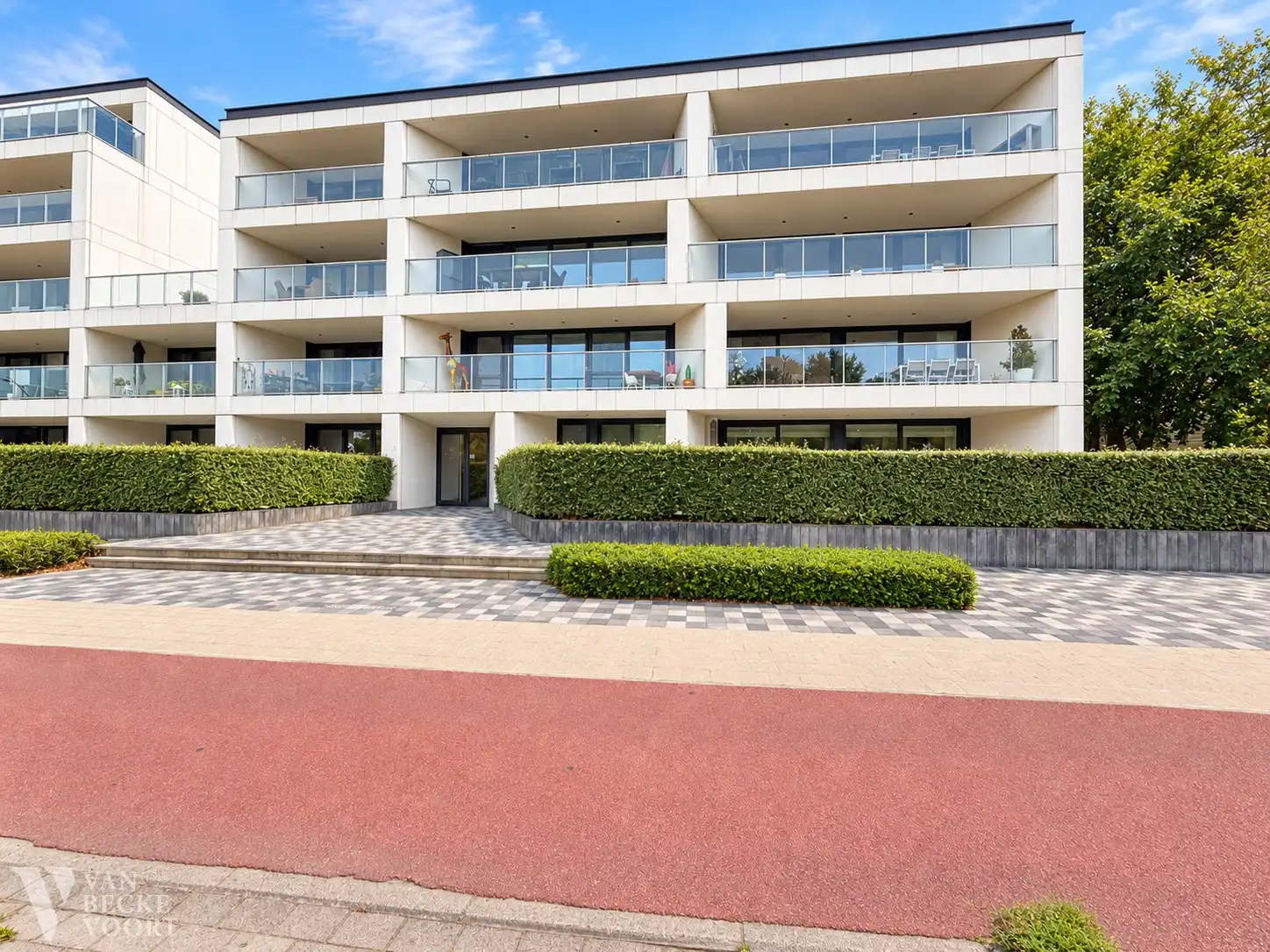 Ruim en lichtrijk appartement met 2 slaapkamers en uniek zonneterras foto 13