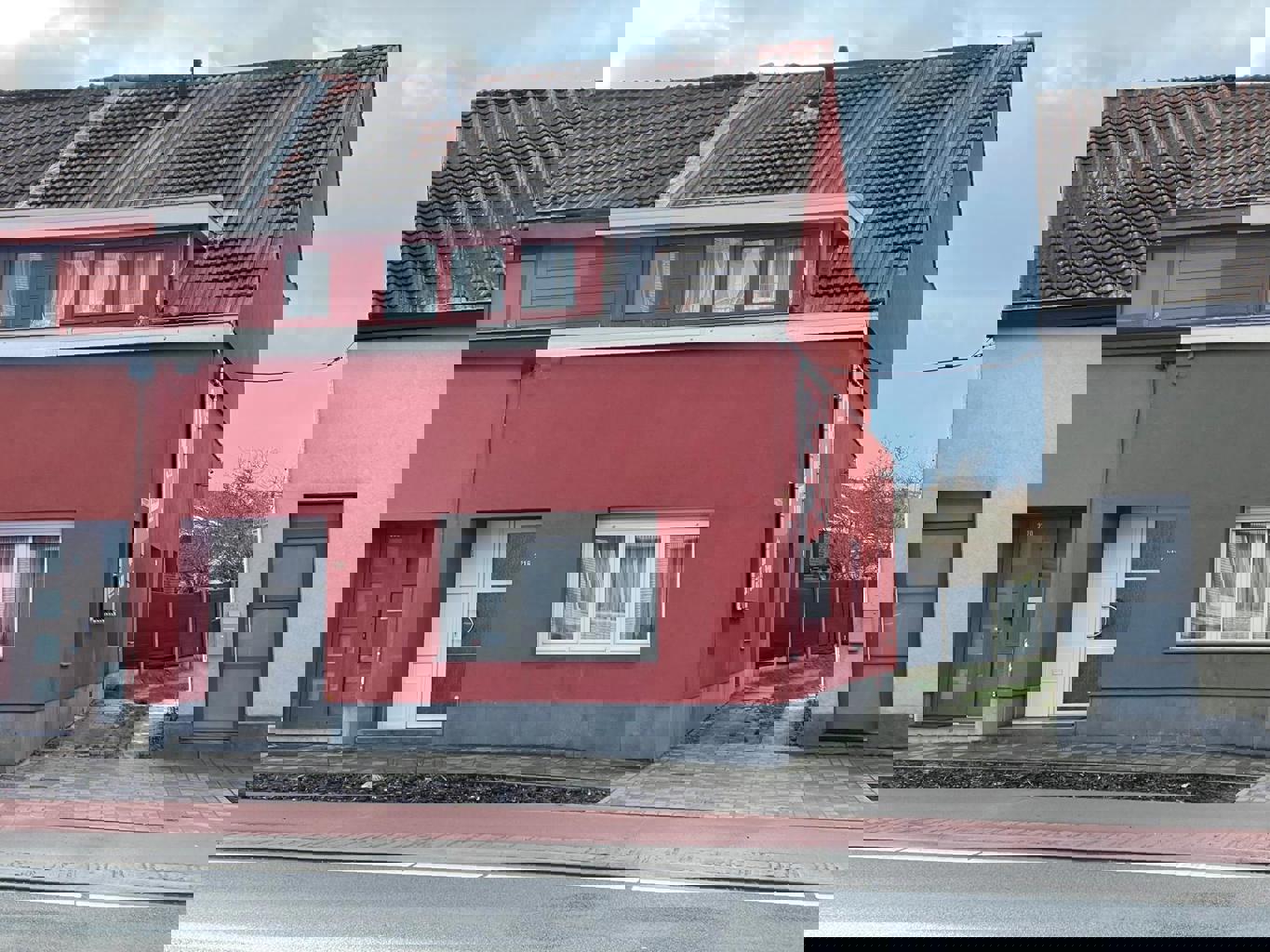 Gerenoveerde 3-gevelwoning, 4 slaapkamers te Asse foto {{pictureIndex}}