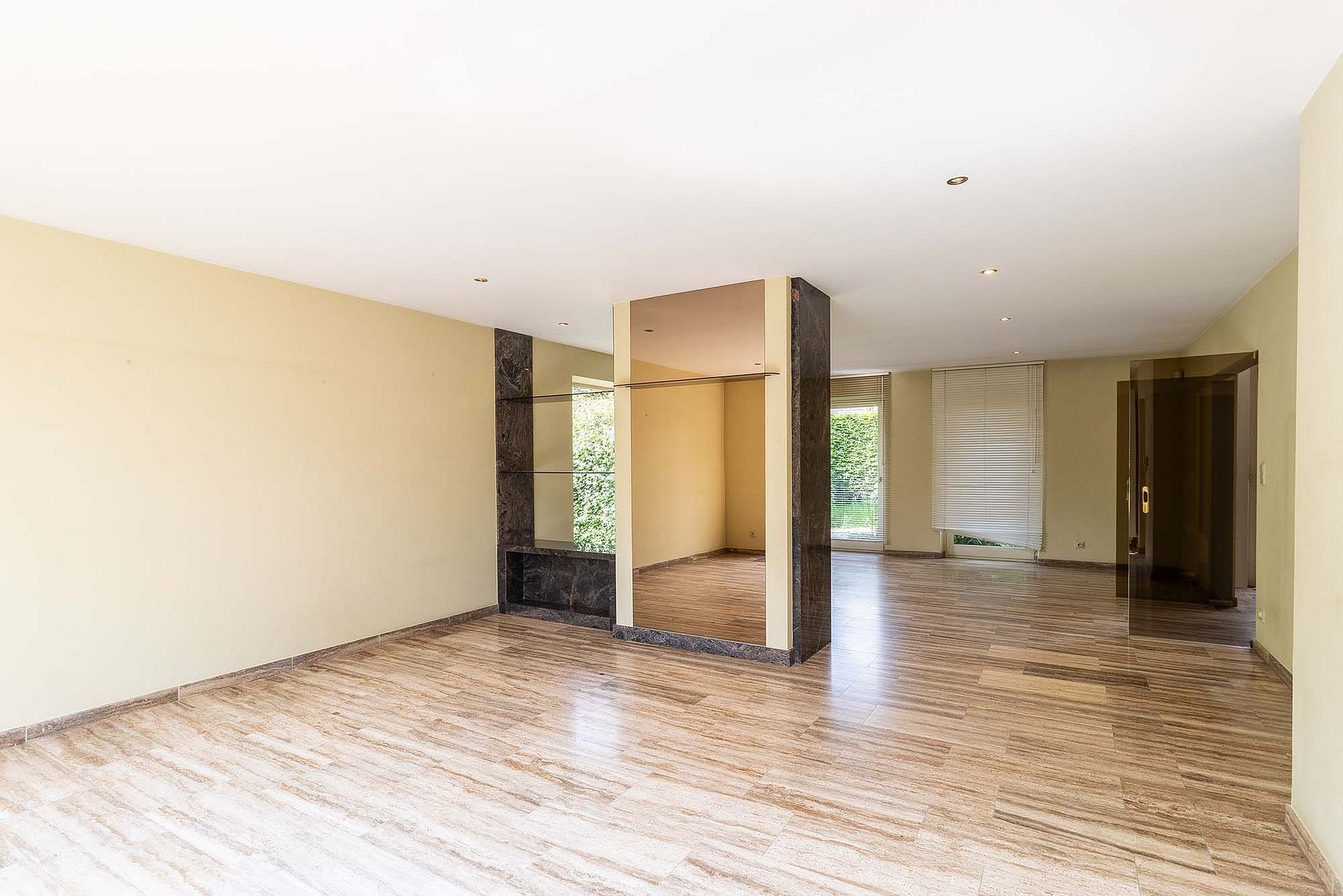 Vrijstaande ruime woning in Hove met 5 slaapkamers foto 2