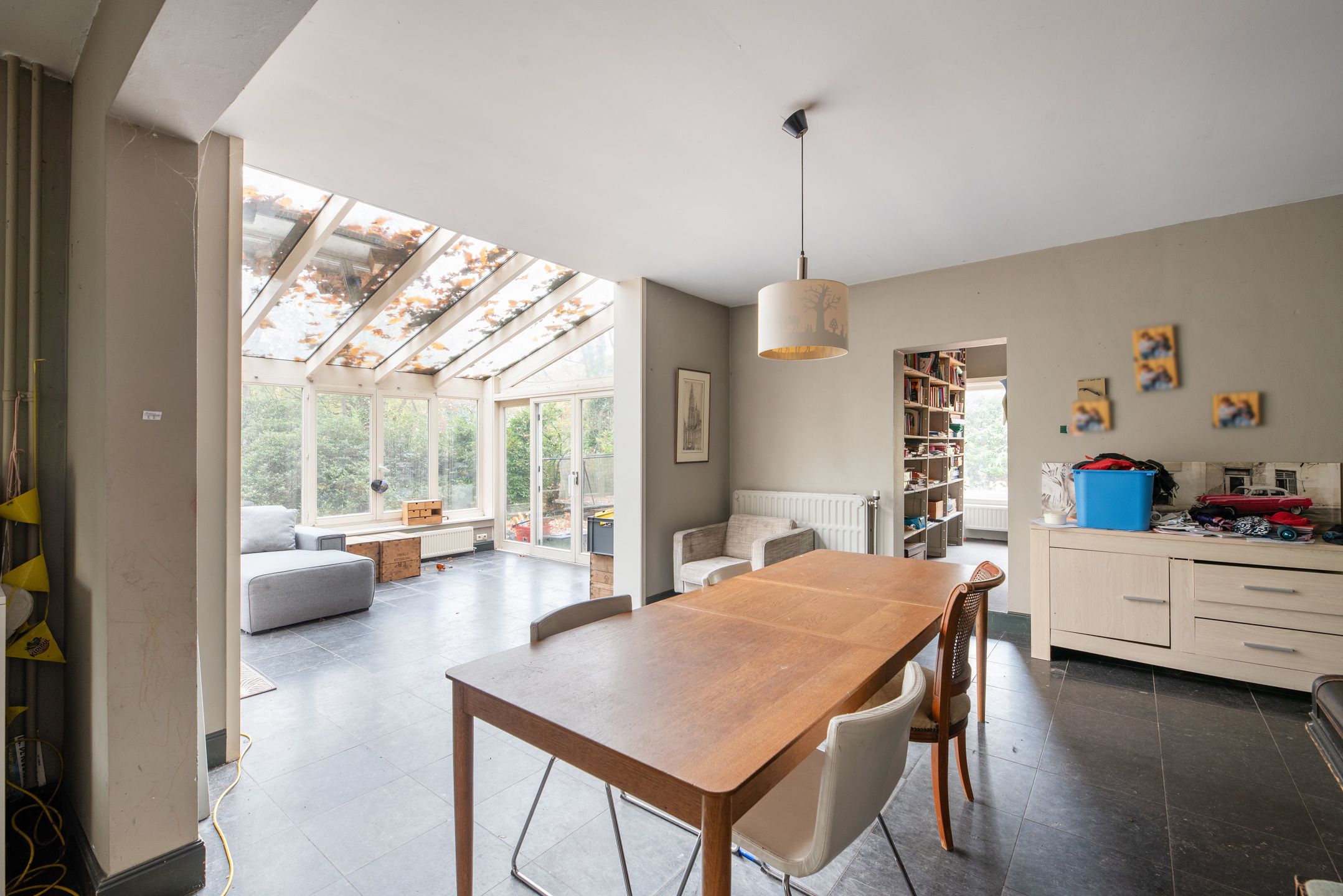 In 'Koningshof' gelegen - te renoveren - karaktervolle villa op een hoekperceel van ca. 2898m² welke volledige privacy garandeert. foto 6