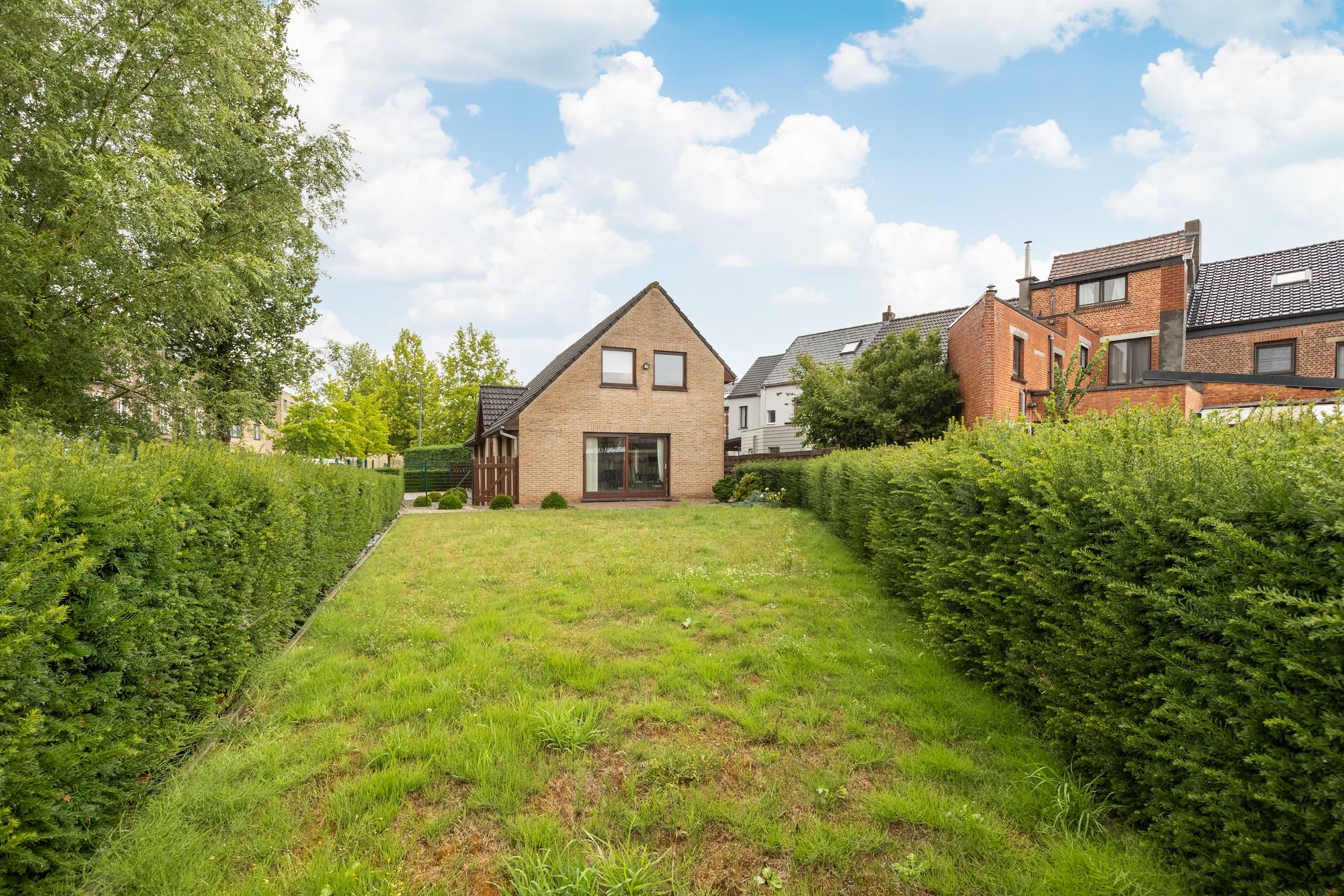 Vrijstaande woning met 4 slaapkamers en tuin foto 18