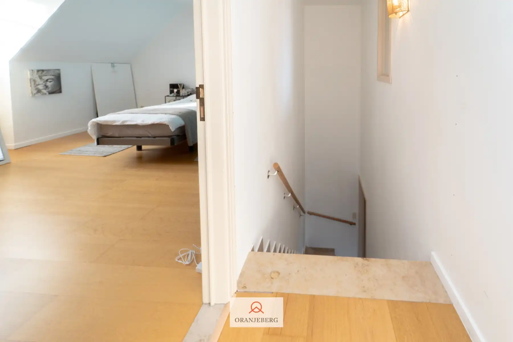 Zeer ruim 4 slaapkamer appartement (230 m²) foto 4